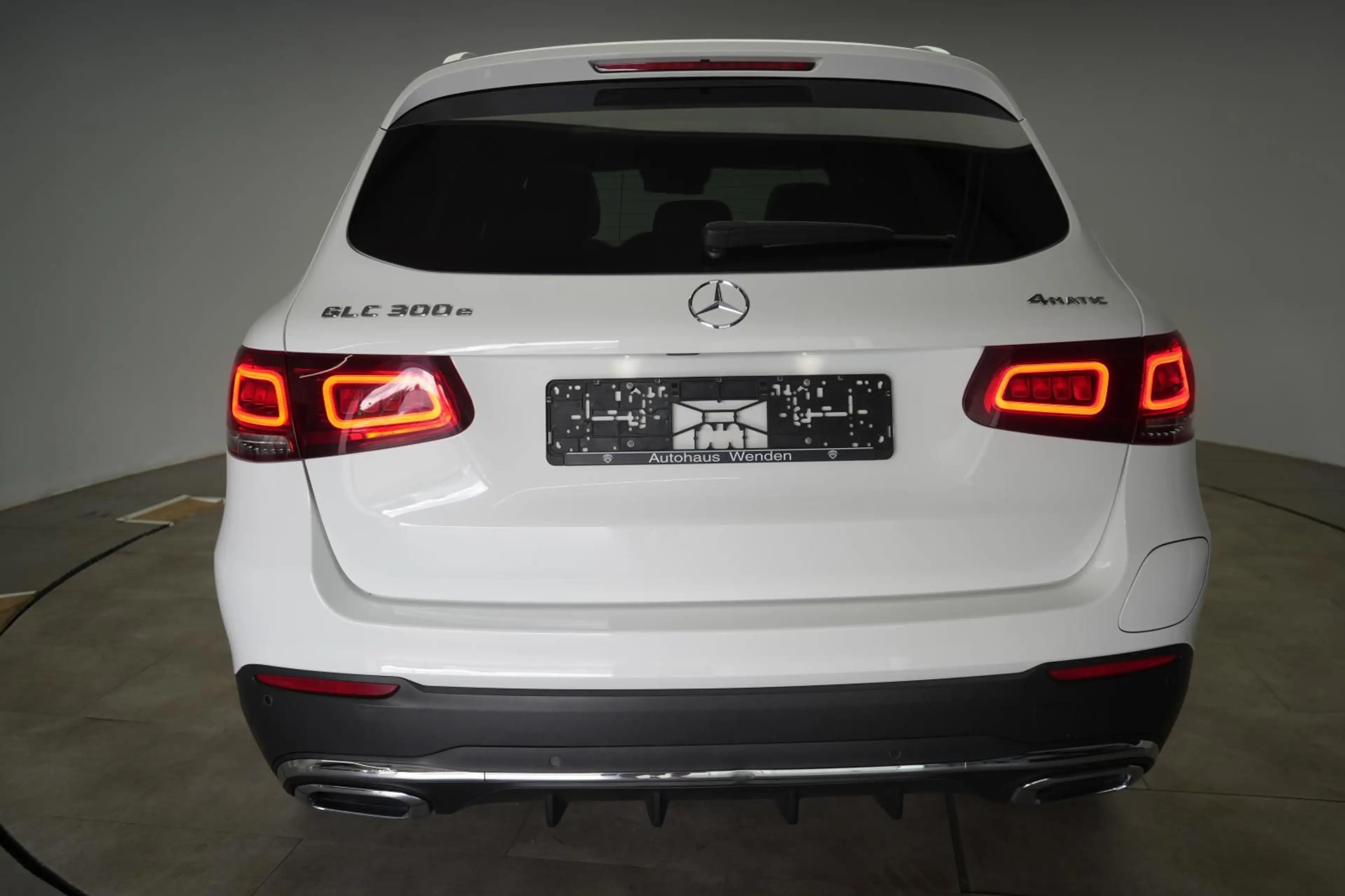 Mercedes-Benz GLC 300 e 4Matic 9G-Tronic Pano/Leder/360Kamera/ — photo 6