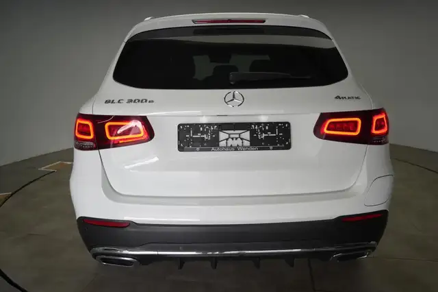 Mercedes-Benz 300 view 6