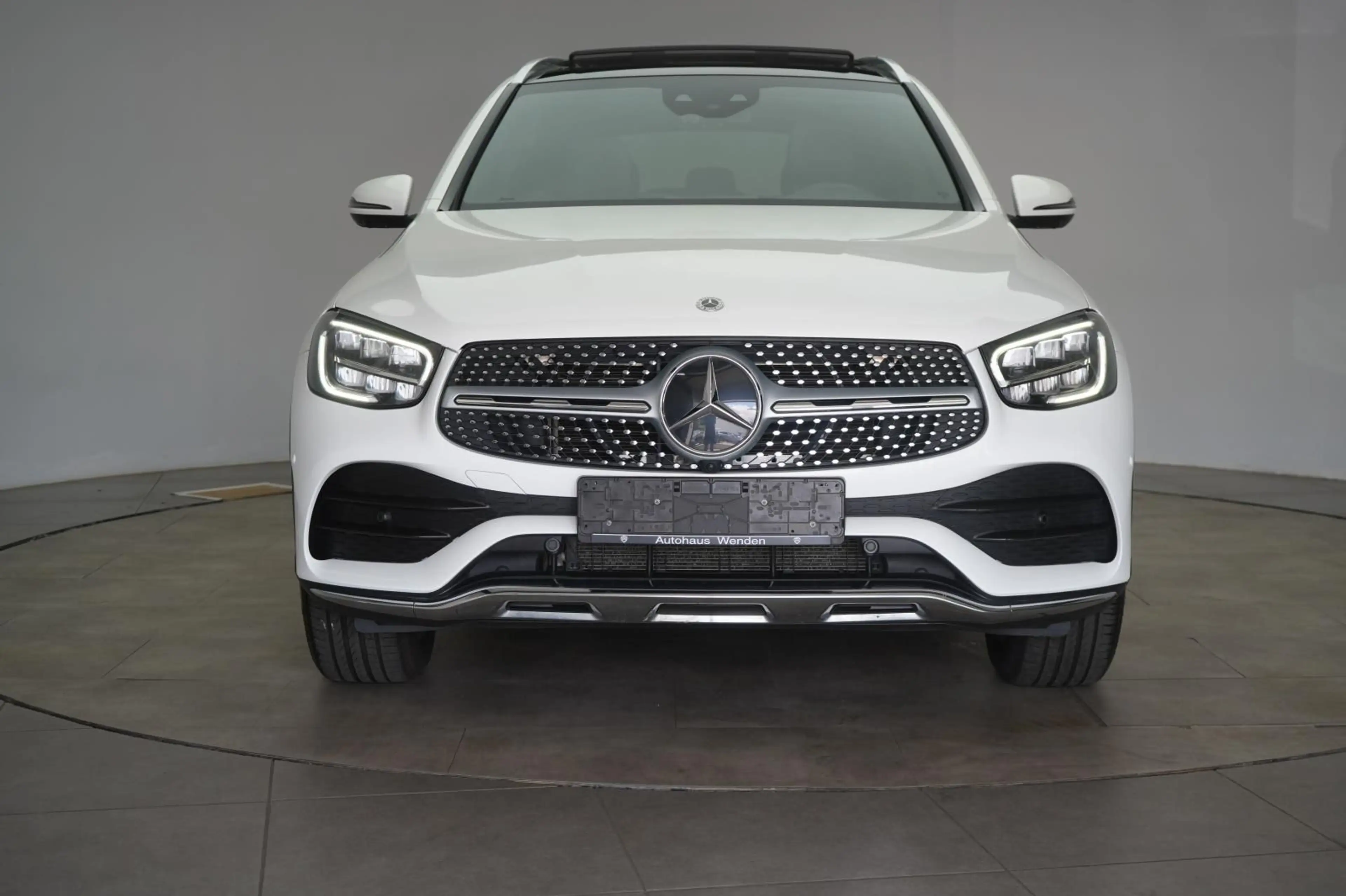 Mercedes-Benz GLC 300 e 4Matic 9G-Tronic Pano/Leder/360Kamera/ — photo 2