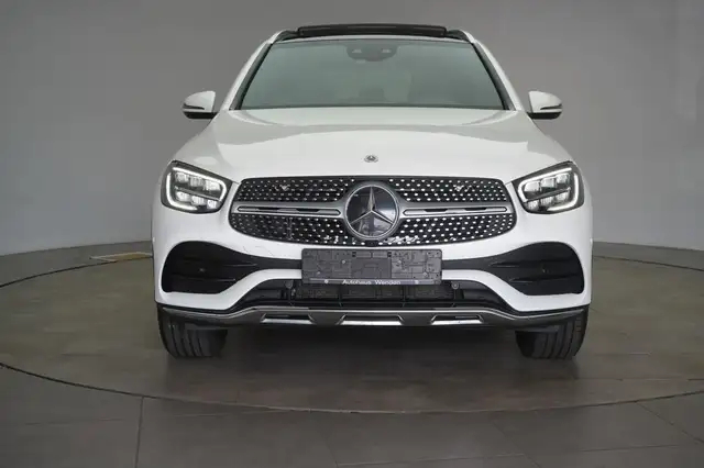 Mercedes-Benz 300 view 2