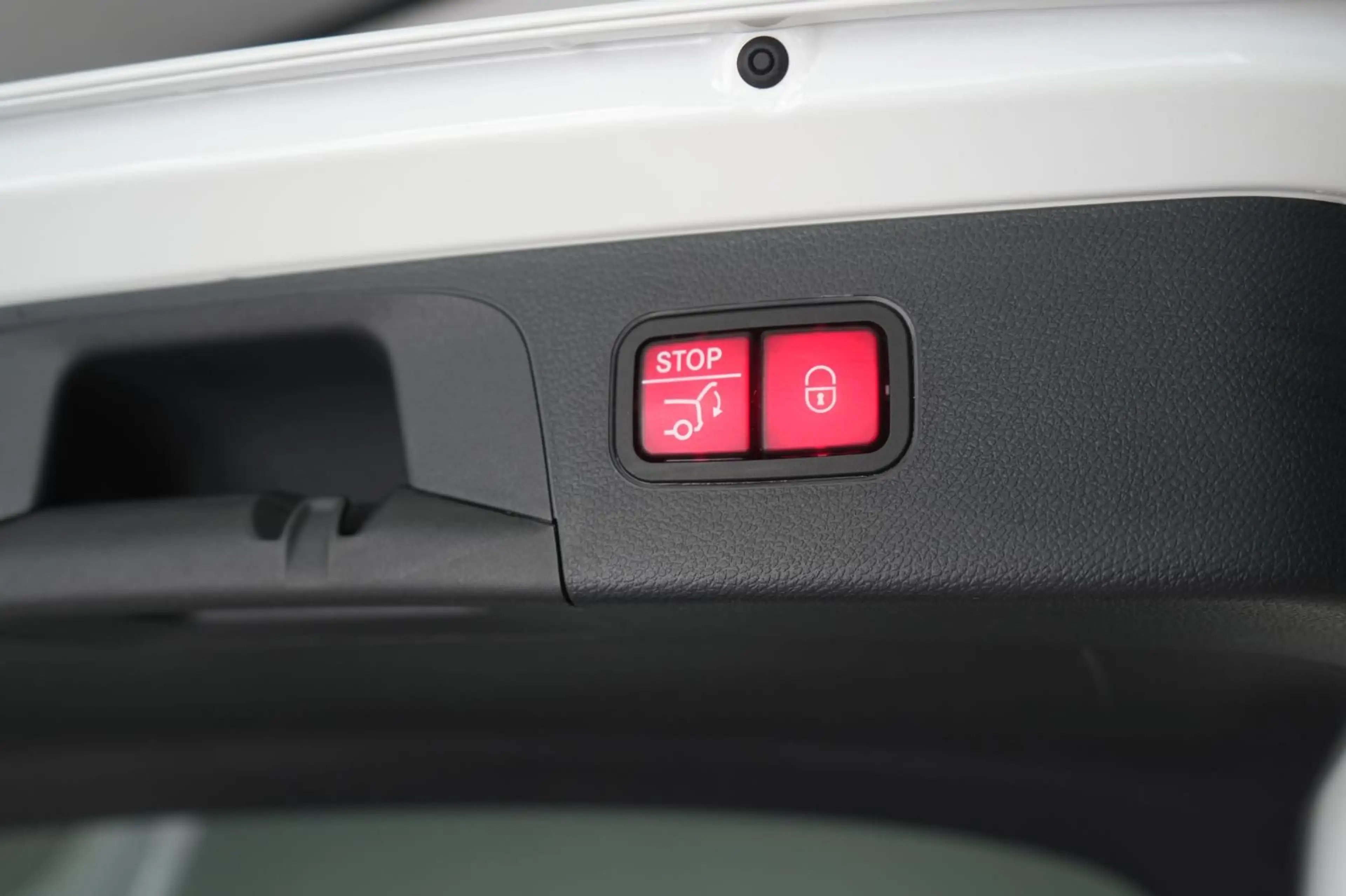 Mercedes-Benz GLC 300 e 4Matic 9G-Tronic Pano/Leder/360Kamera/ — photo 9