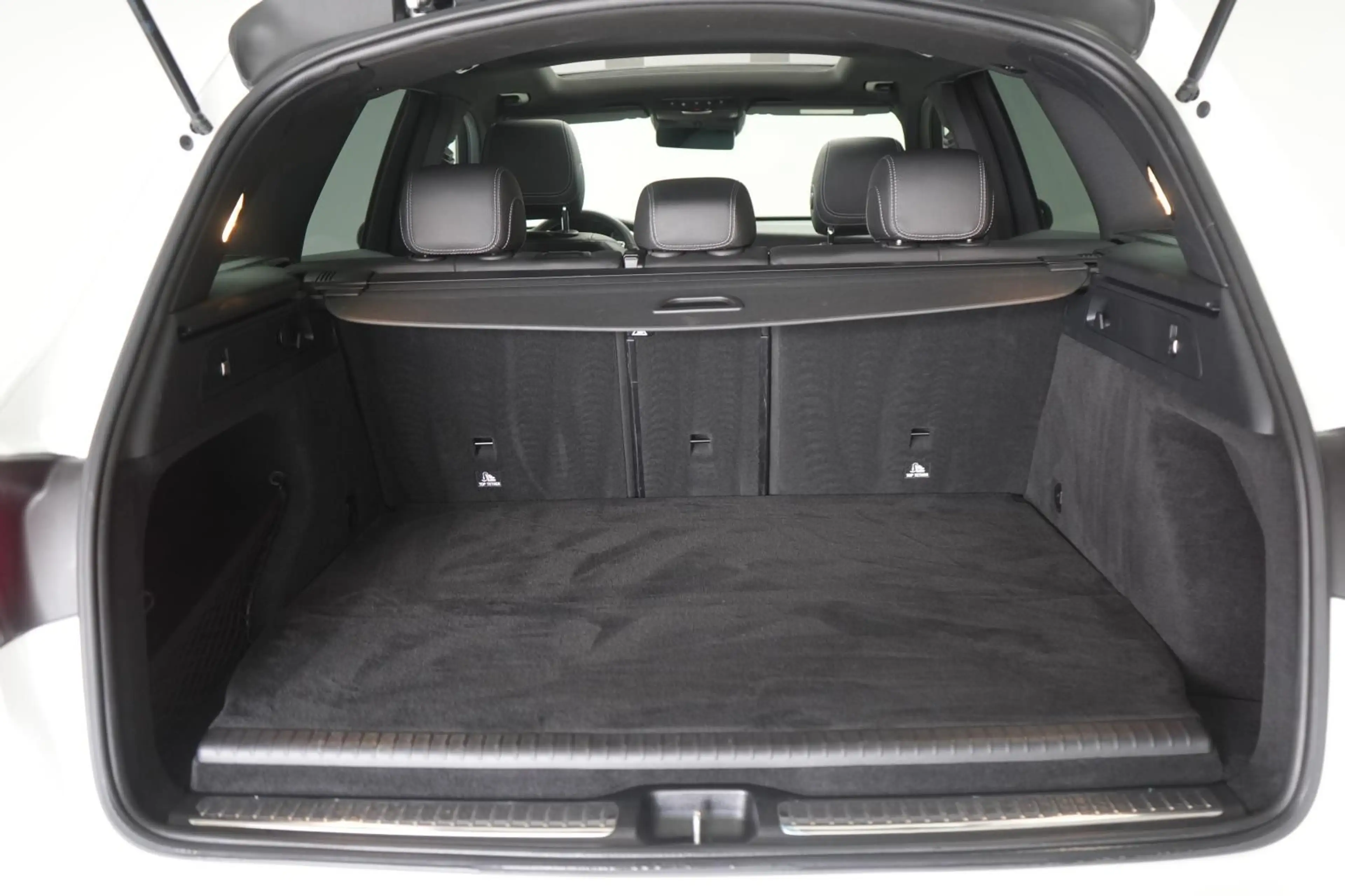 Mercedes-Benz GLC 300 e 4Matic 9G-Tronic Pano/Leder/360Kamera/ — photo 8