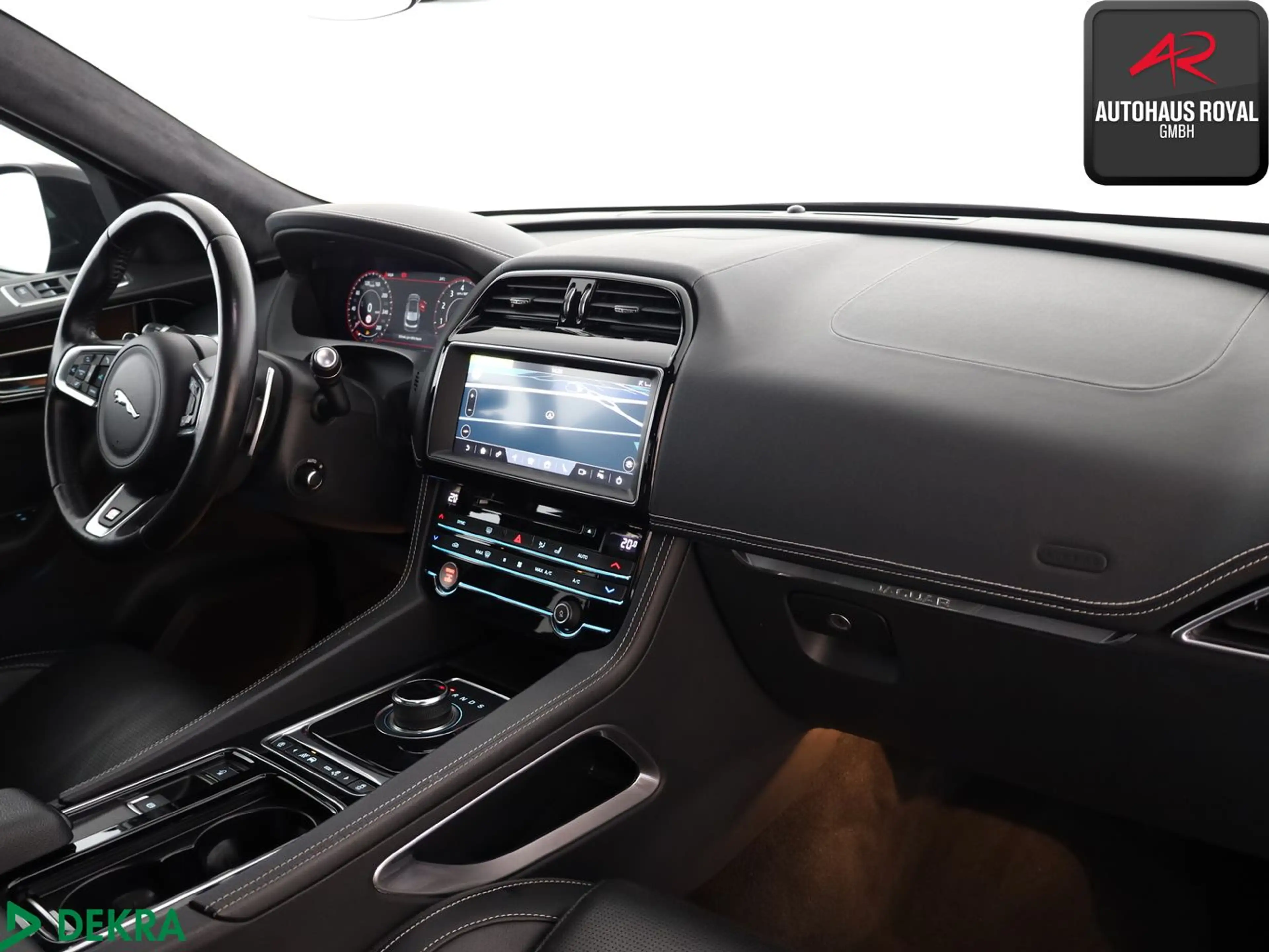 Jaguar F-Pace F-Pace 25t AWD R SPORT PANO,DIG.TACHO,ACC,KAMERA — photo 10