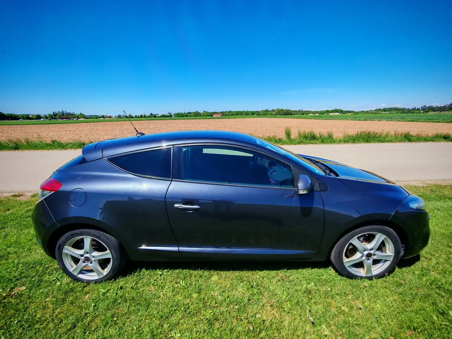 Renault Megane TCe 180 Coupe GT - 2