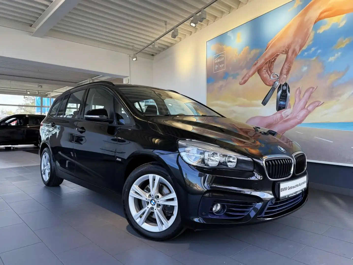 BMW 218 i Gran Tour Sport Line 7 SITZE+NAV+AHK+HUD+AL Noir - 2