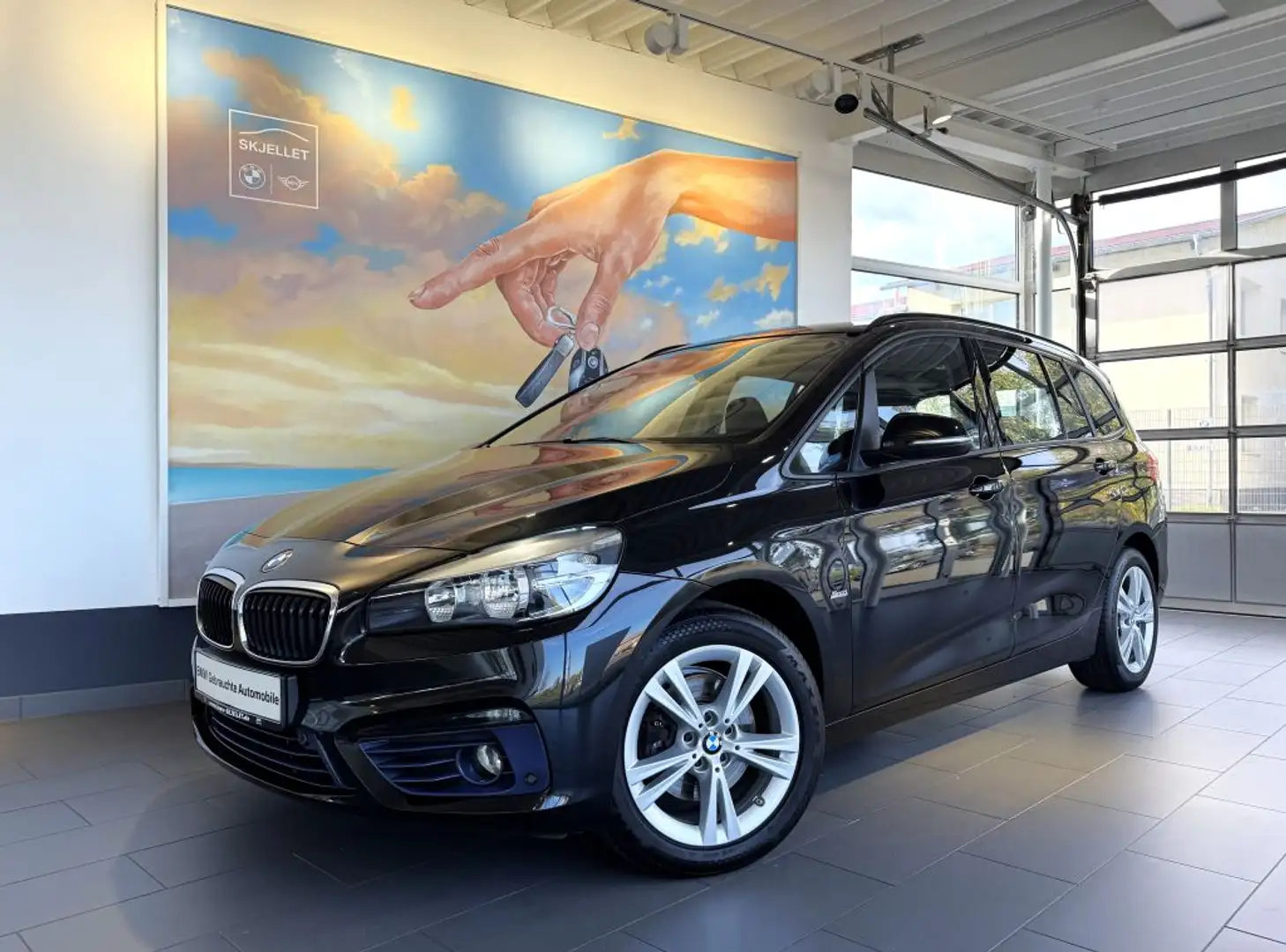 BMW 218 i Gran Tour Sport Line 7 SITZE+NAV+AHK+HUD+AL Noir - 1