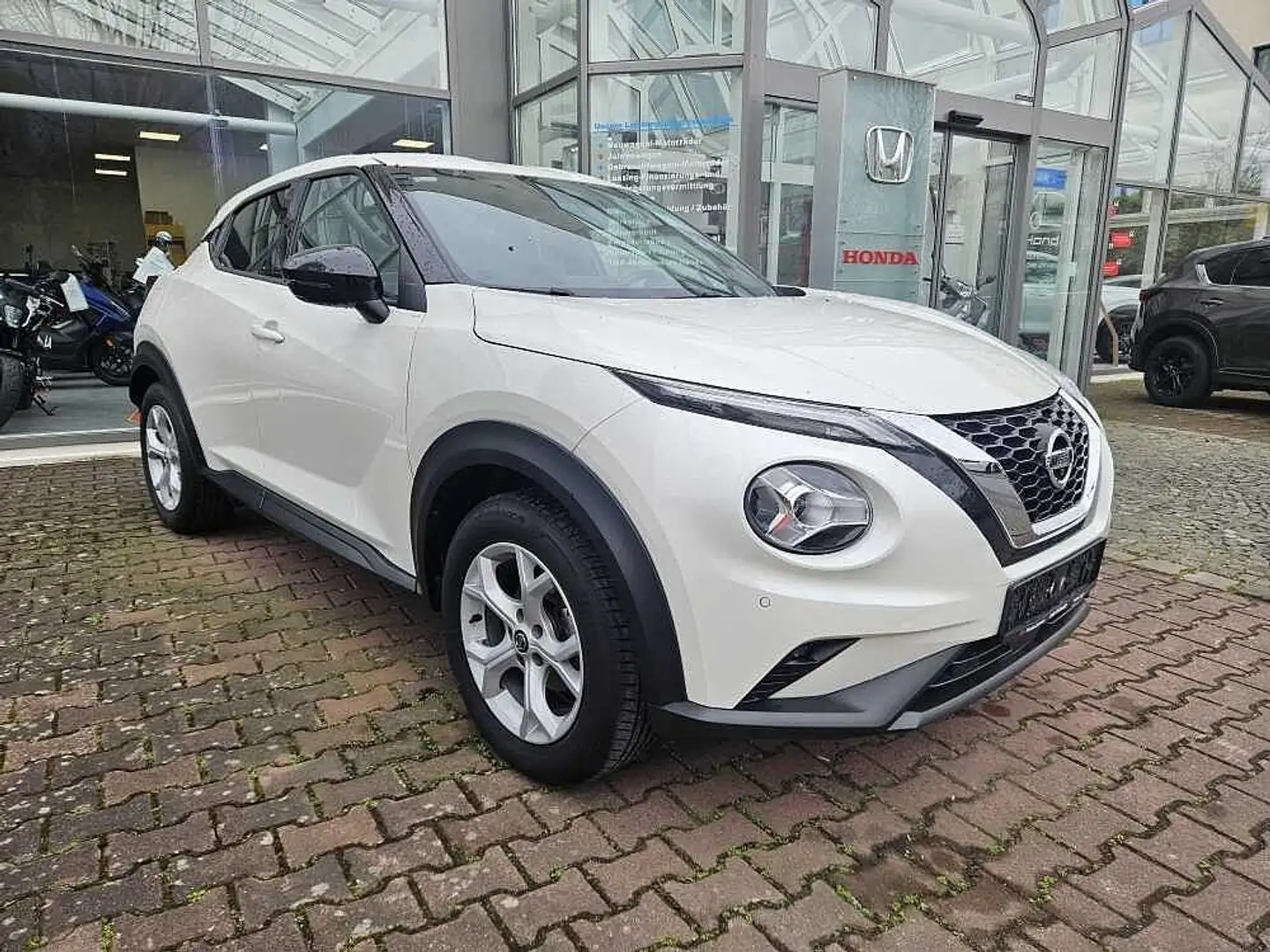 Nissan Juke DIG-T 117 DCT N-Connecta m .Automatik/360° Kamera Weiß - 2