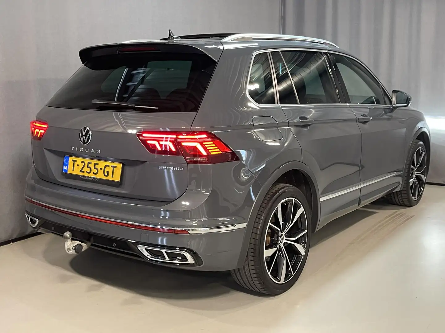 Volkswagen Tiguan 1.4 TSI eHybrid R-Line Business+ 20"/Panoramadak/T Gris - 2