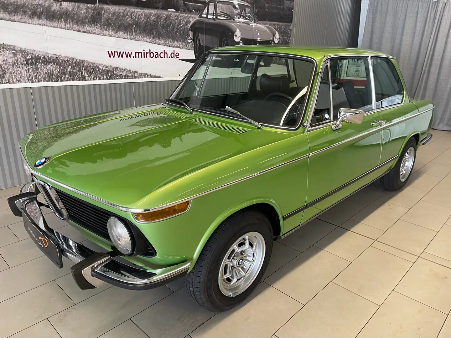 BMW 2002 Tii Verde - 2