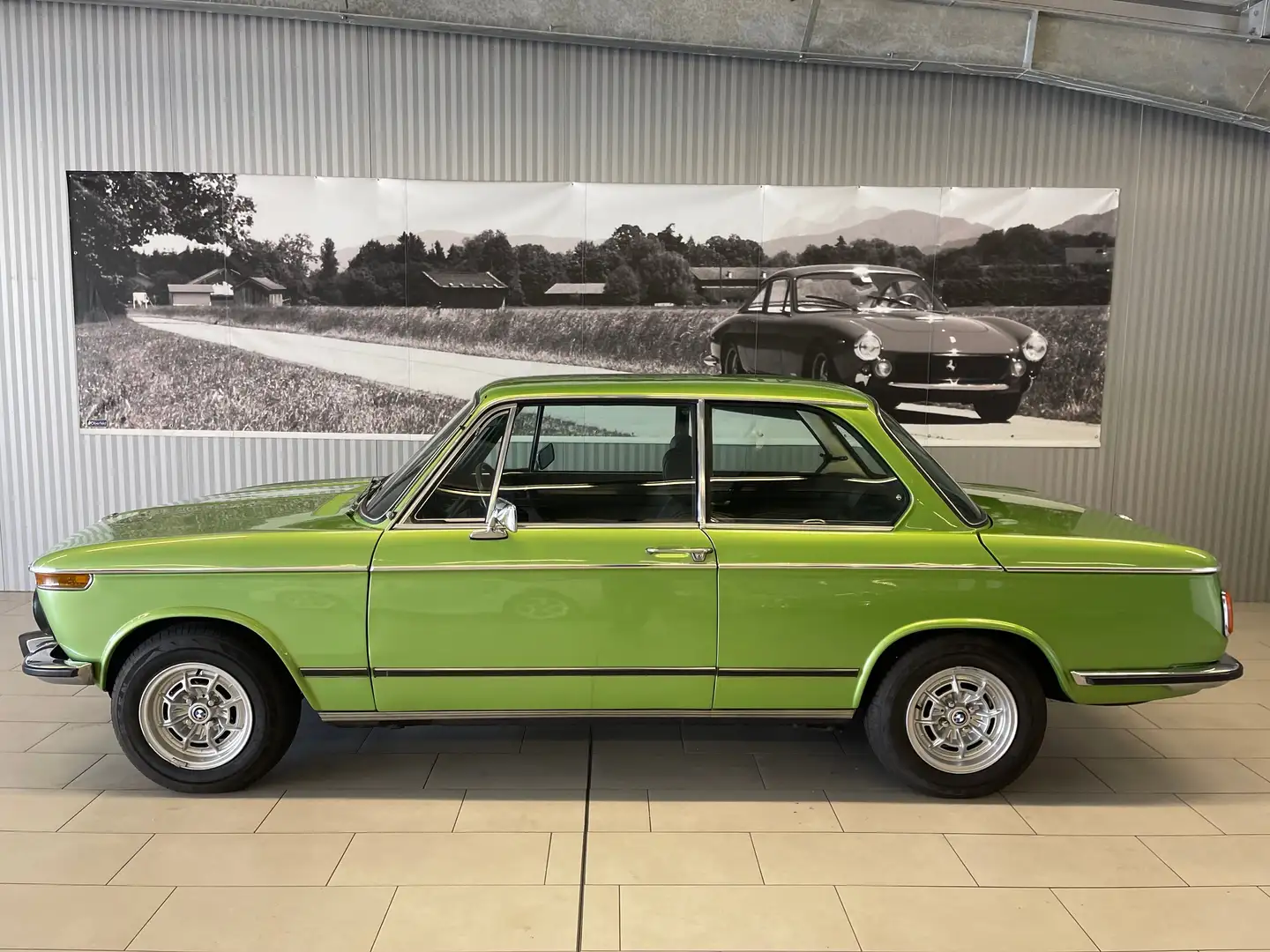 BMW 2002 Tii Verde - 1