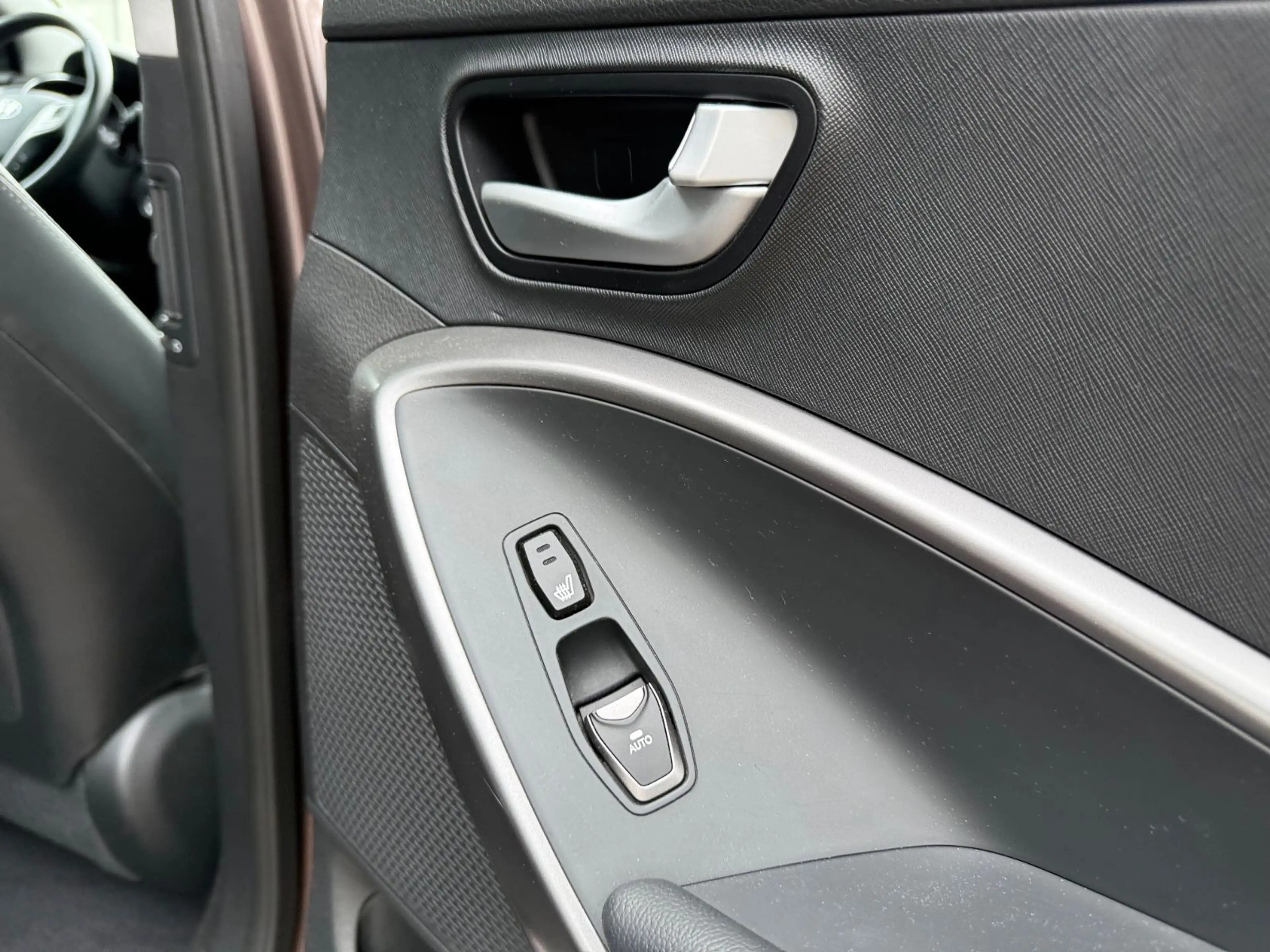 Hyundai SANTA FE Premium 4WD Vollausstattung Panorama — photo 12