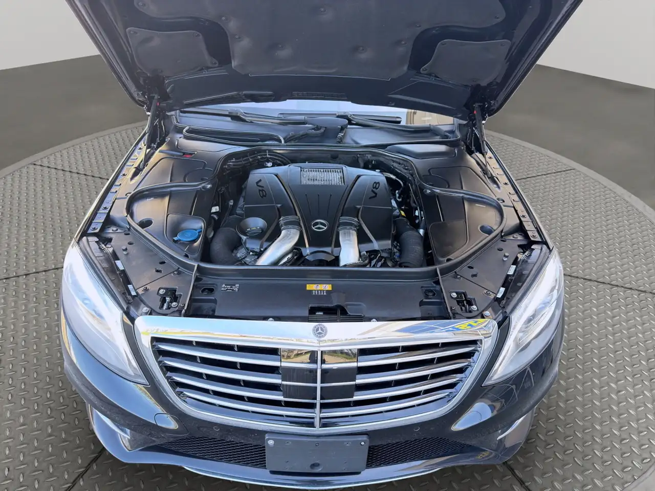 Mercedes-Benz S-Class снимка Mercedes-Benz S-Class