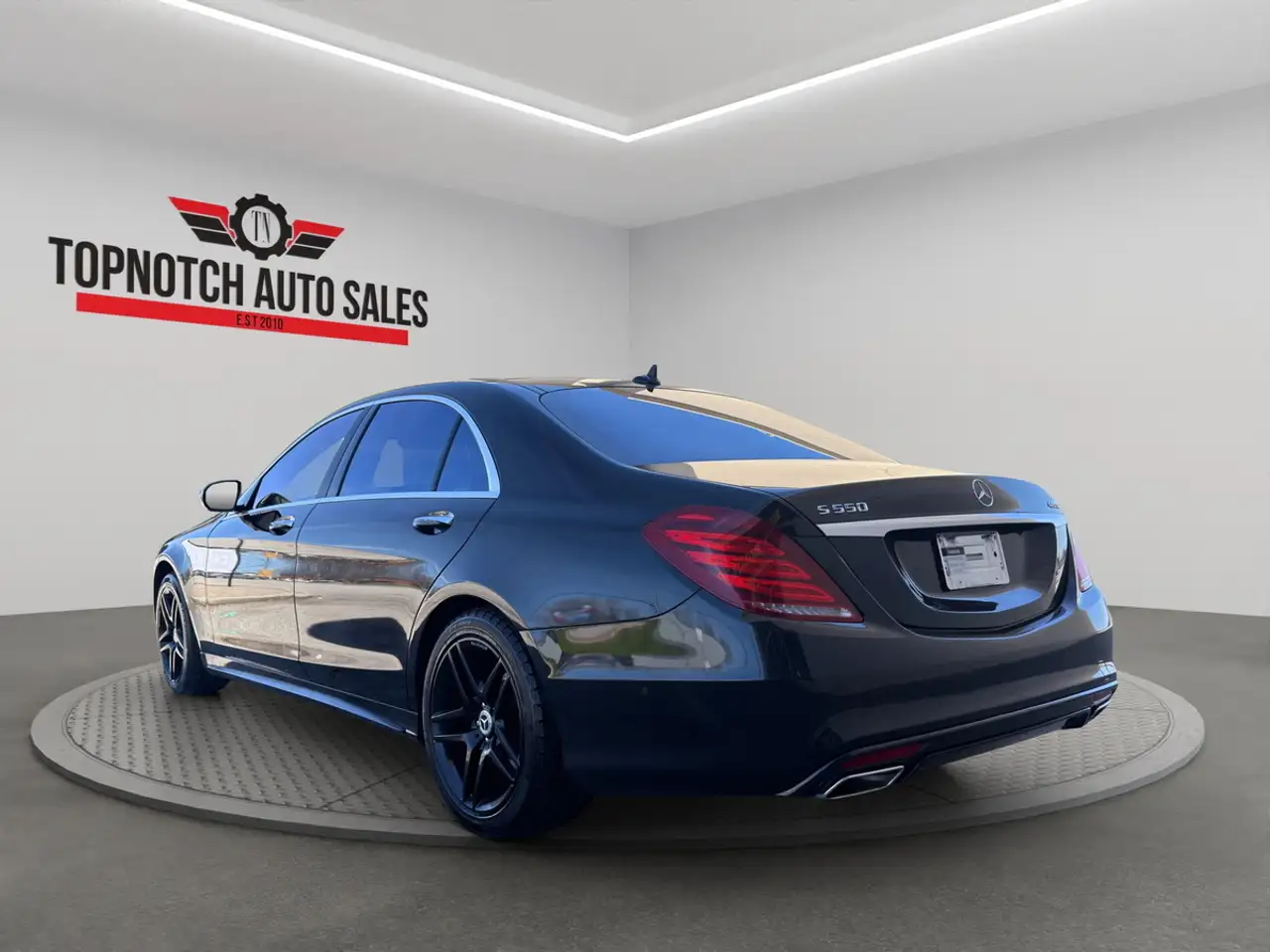 Mercedes-Benz S-Class снимка Mercedes-Benz S-Class