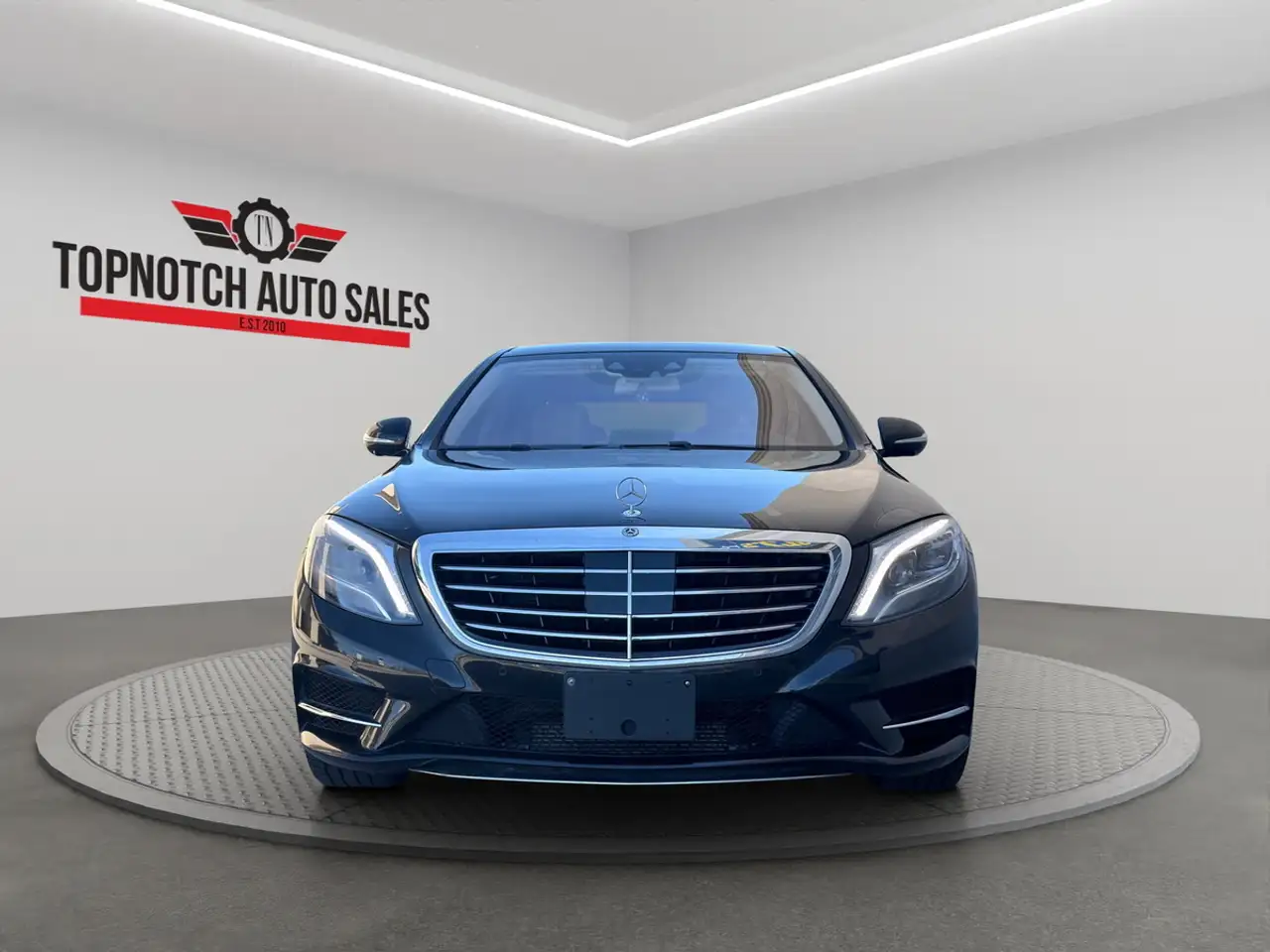 Mercedes-Benz S-Class снимка Mercedes-Benz S-Class