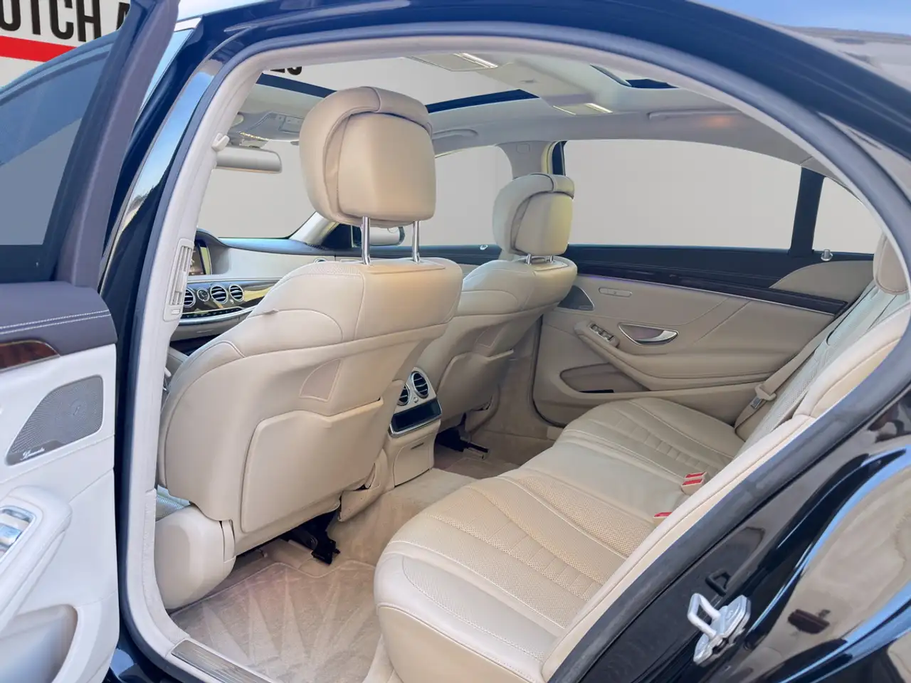 Mercedes-Benz S-Class снимка Mercedes-Benz S-Class