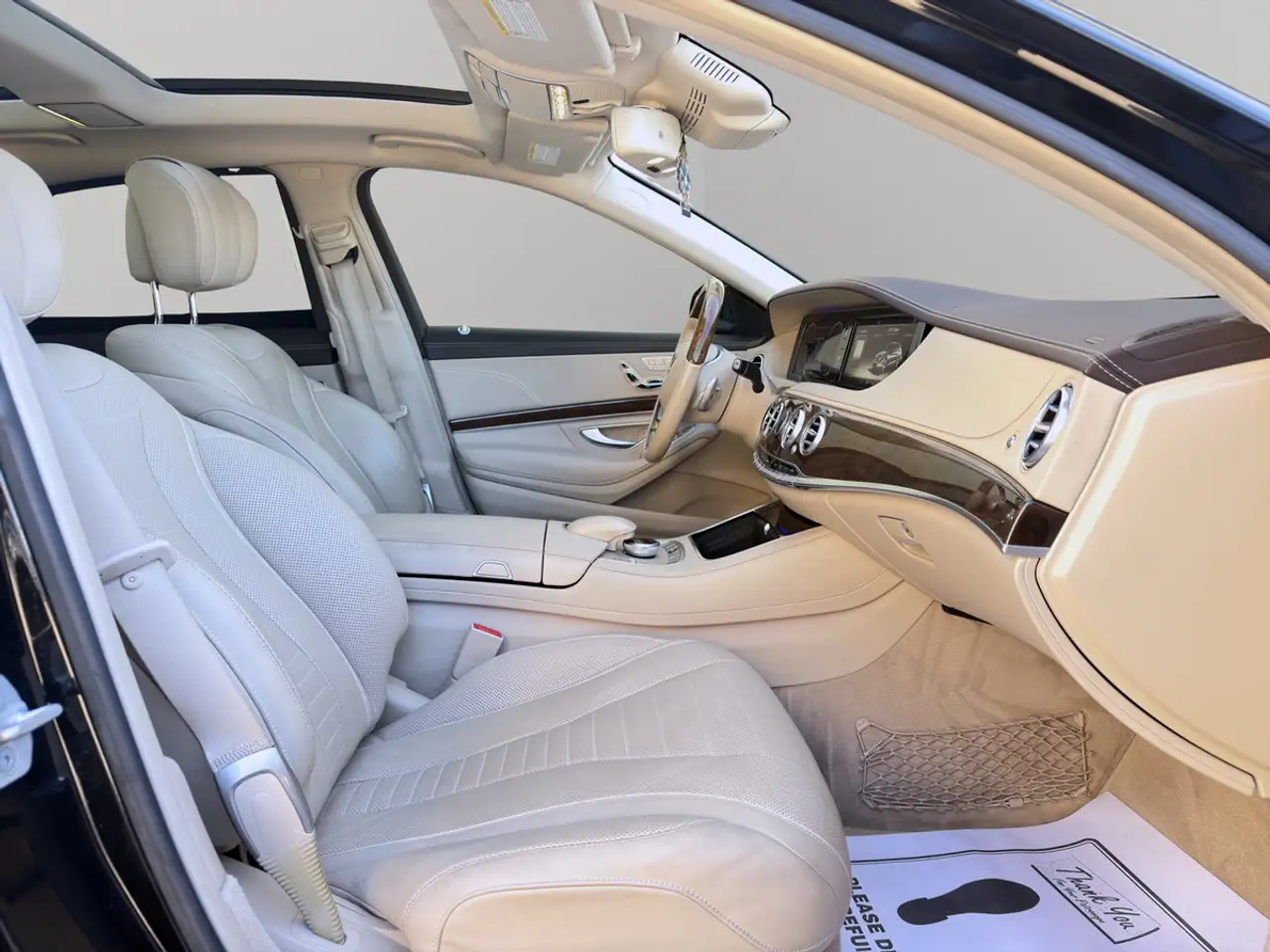 Mercedes-Benz S-Class снимка Mercedes-Benz S-Class