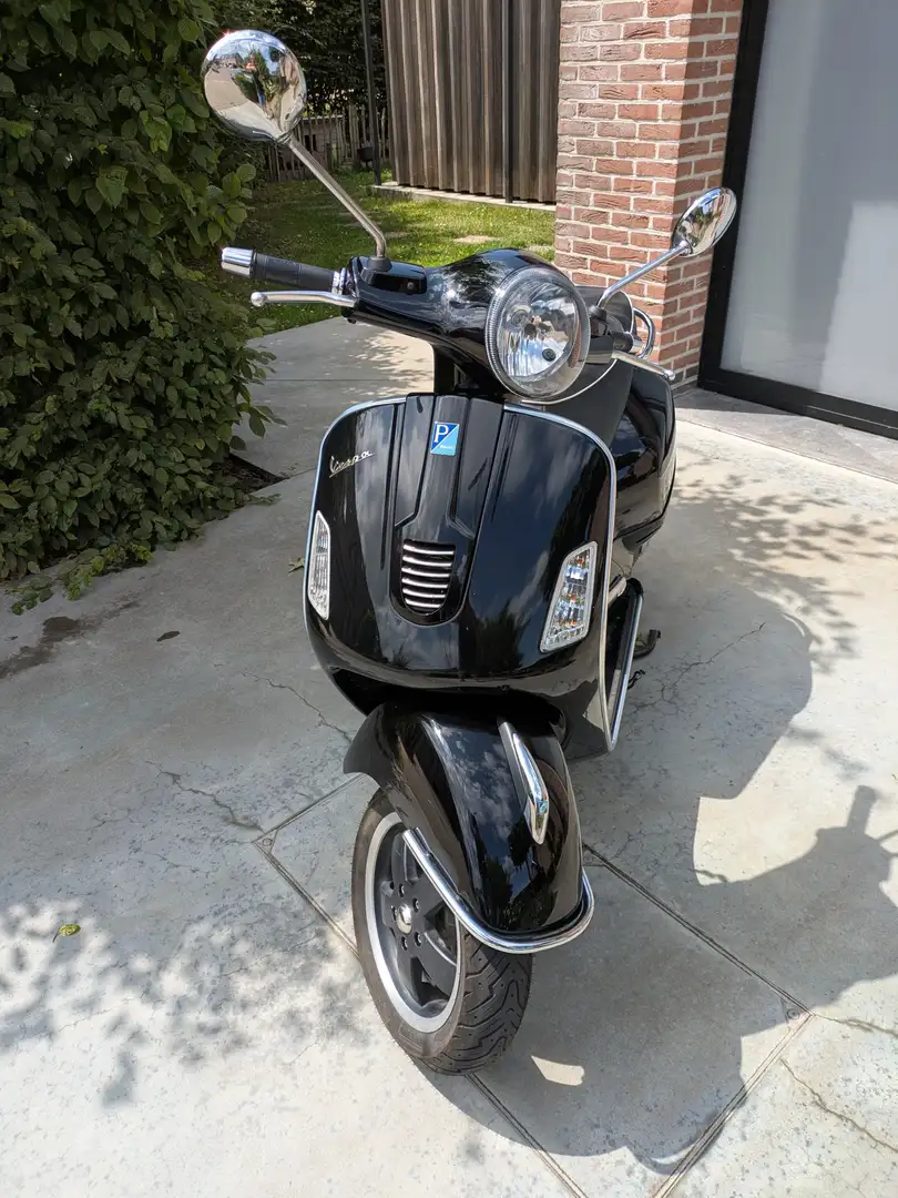 Vespa GTS Super 125 Noir - 1