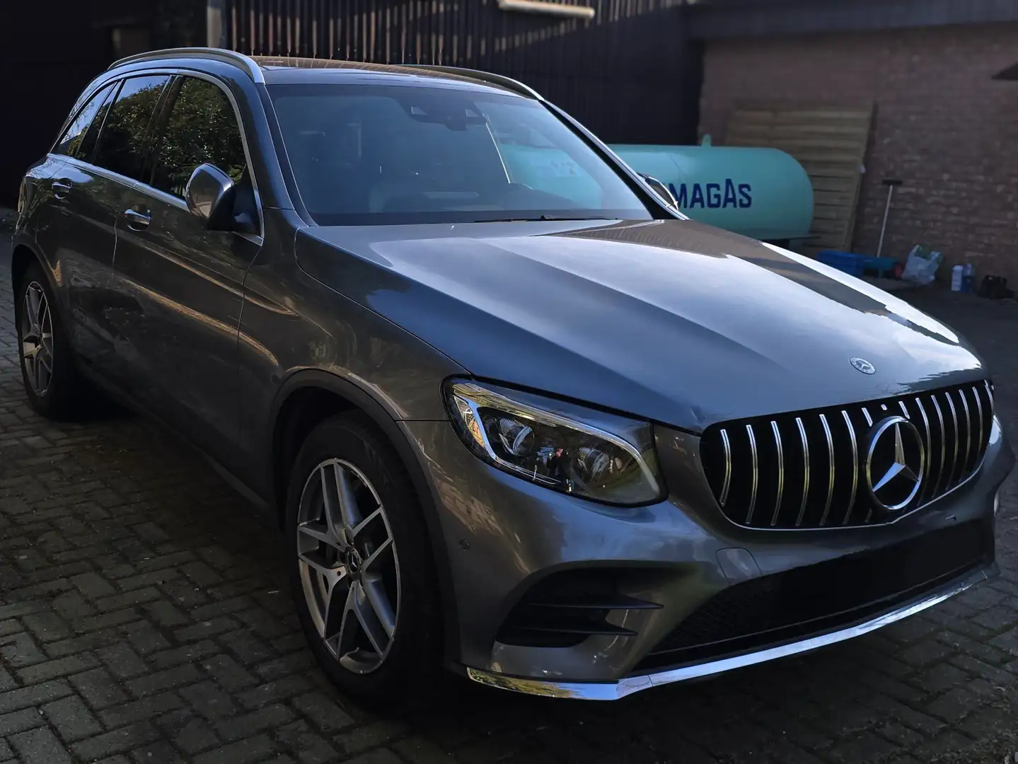 Mercedes-Benz GLC 220 GLC 220d AMG 4MATIC Grau - 2