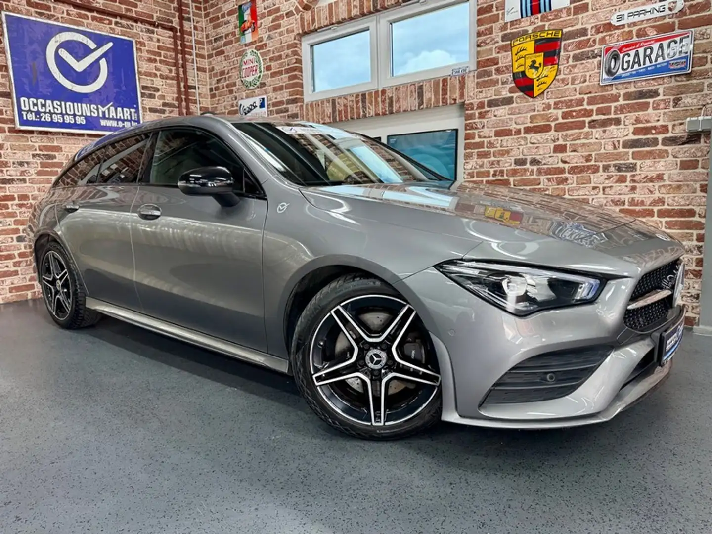 Mercedes-Benz CLA 200 CLA 200d Shooting Brake 2.0 150cv Auto AMG-LINE Gris - 1