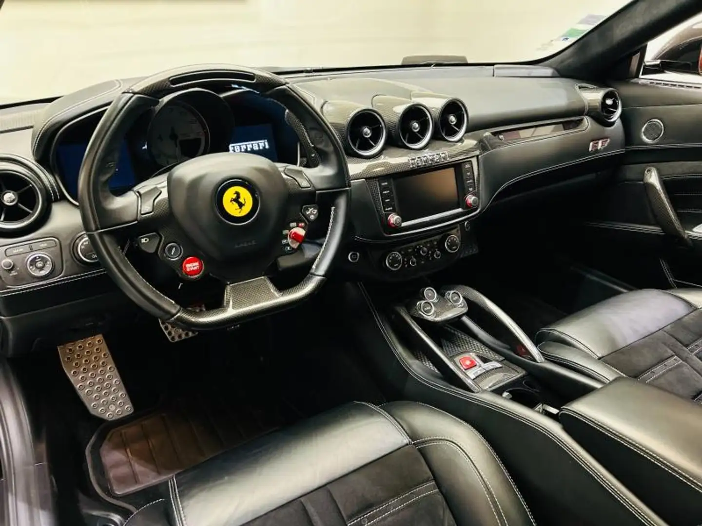 Ferrari FF V12 6.3 660ch Schwarz - 2