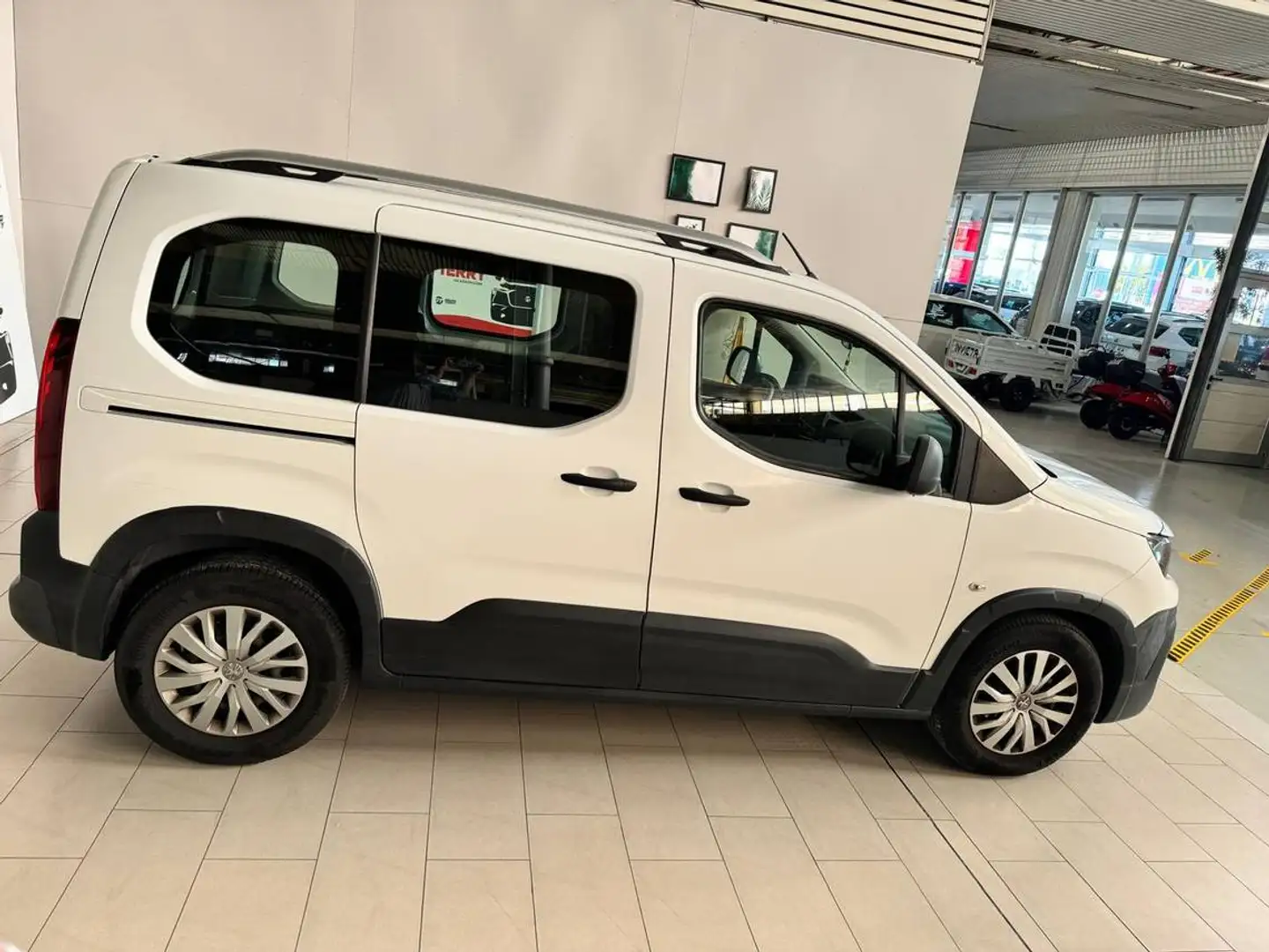 Peugeot Rifter 1.5BlueHDi Standard Active 75 Blanco - 2