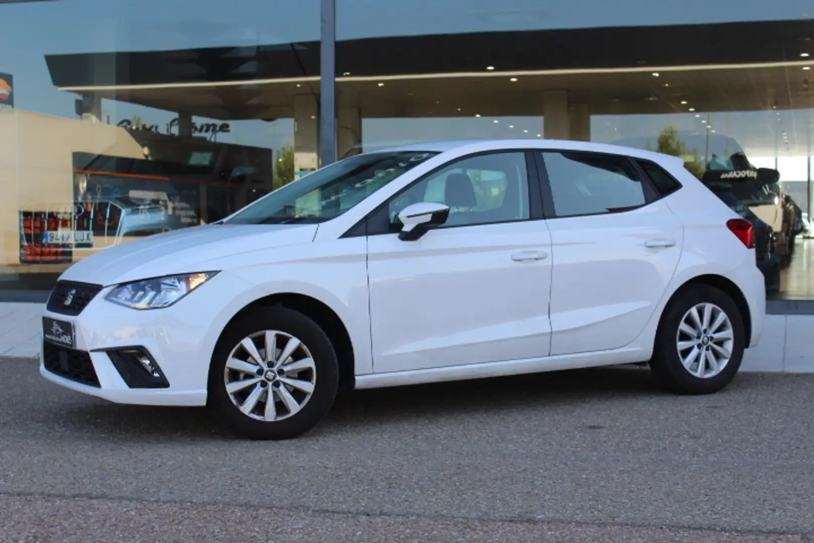 SEAT Ibiza 1.0 MPI Evo S&S Style 80 Weiß - 2