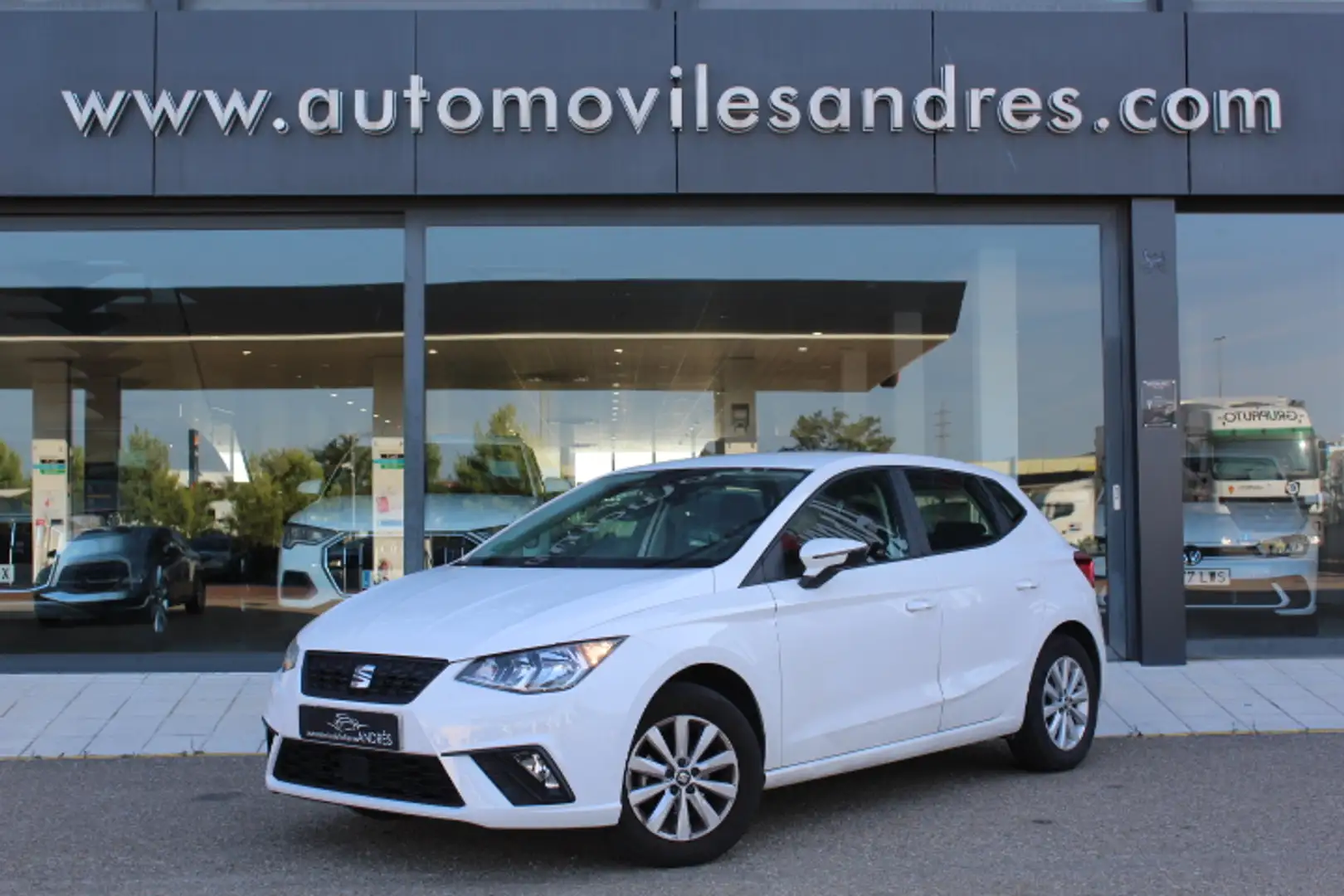 SEAT Ibiza 1.0 MPI Evo S&S Style 80 Weiß - 1