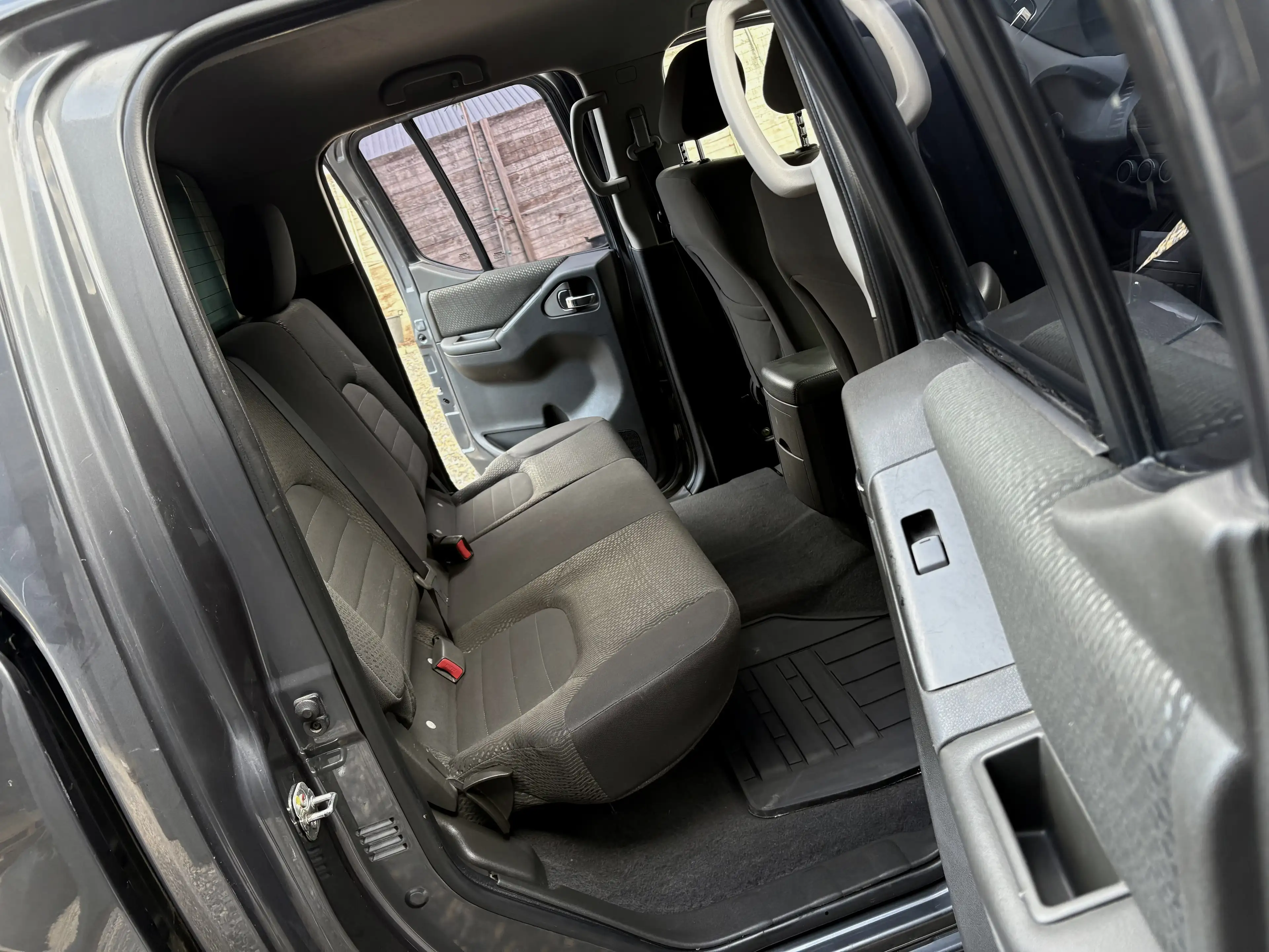 Nissan Navara 2.5 dCi 4x4 190cv/ Hardtop/ Garantie — photo 10