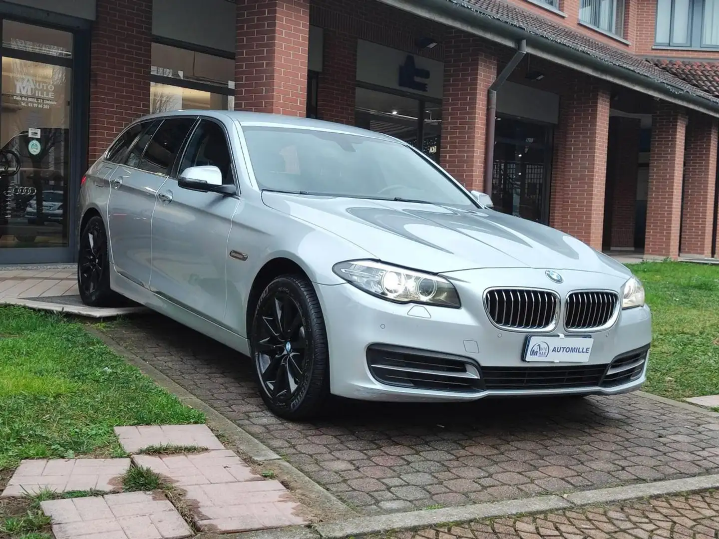 BMW 525 d xDrive Touring Luxury Zilver - 1