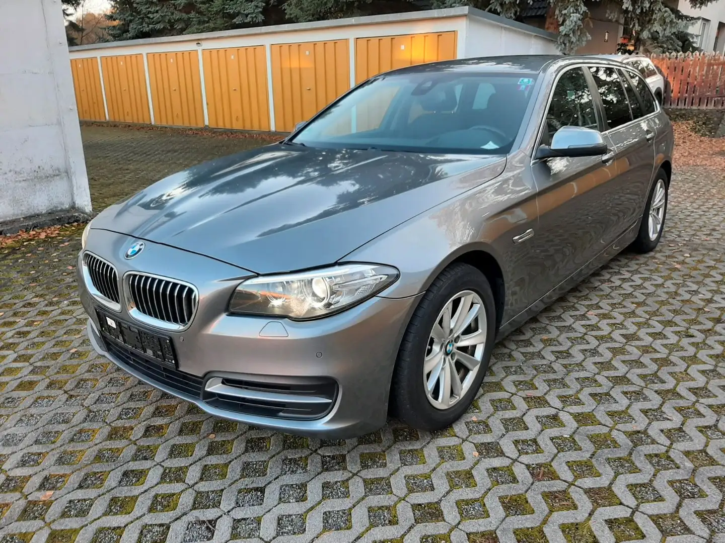 BMW 525 d xDrive Touring,Standheizung,Head-up Gris - 1