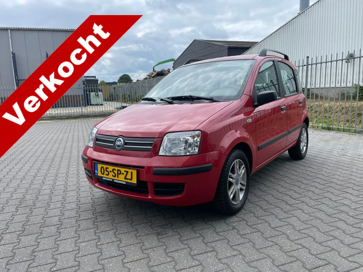 Fiat Panda 1.2 Dynamic Weinig km! Automaat inruilkoopje Rood - 1
