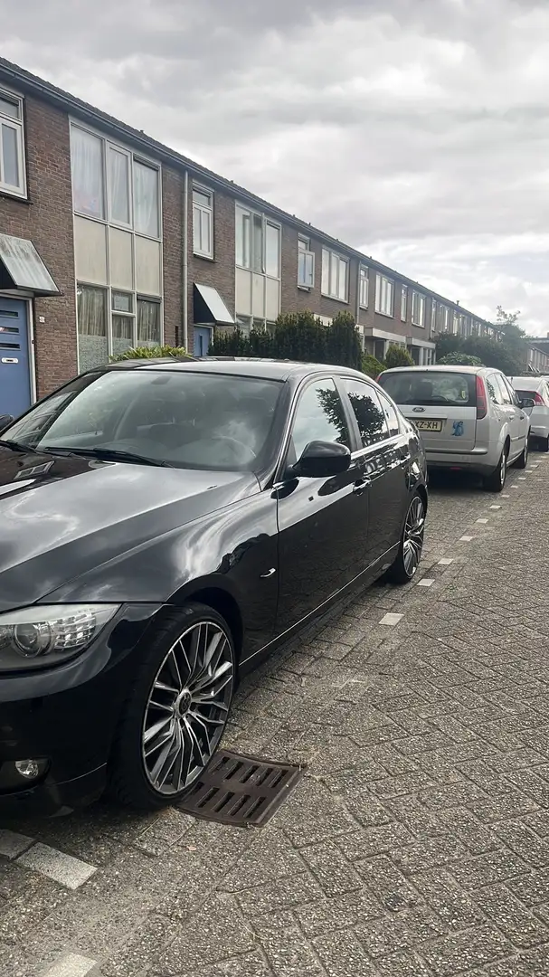 BMW 318 Business Line Zwart - 1