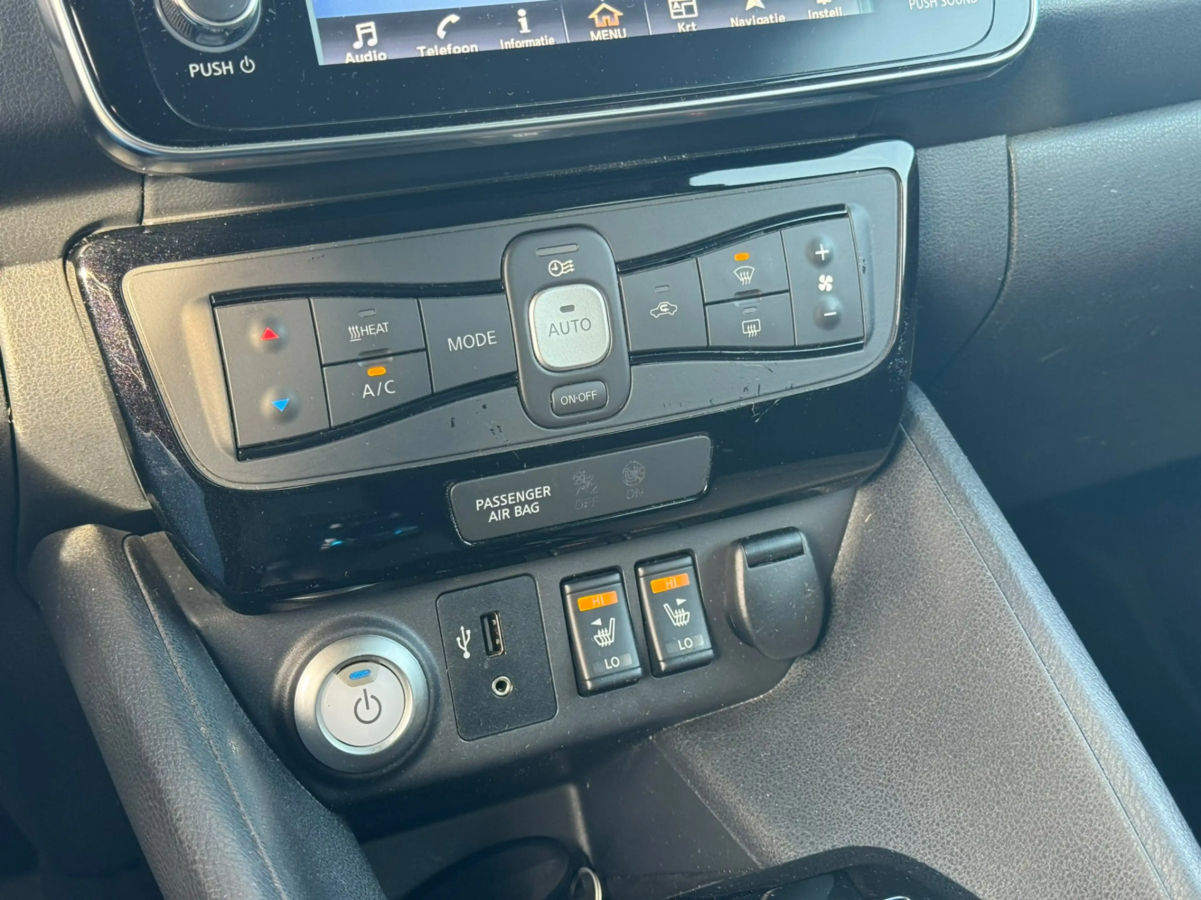 Nissan Leaf Acenta 40 kWh — photo 16