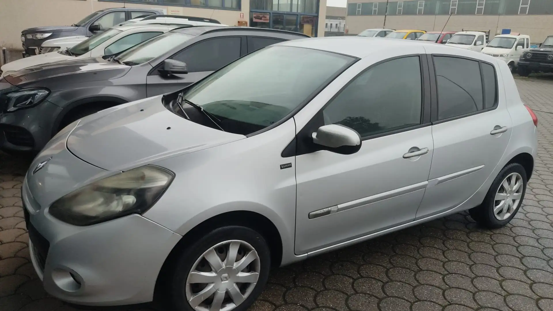 Renault Clio Clio III 2009 5p 1.5 dci Dynamique 75cv - 1