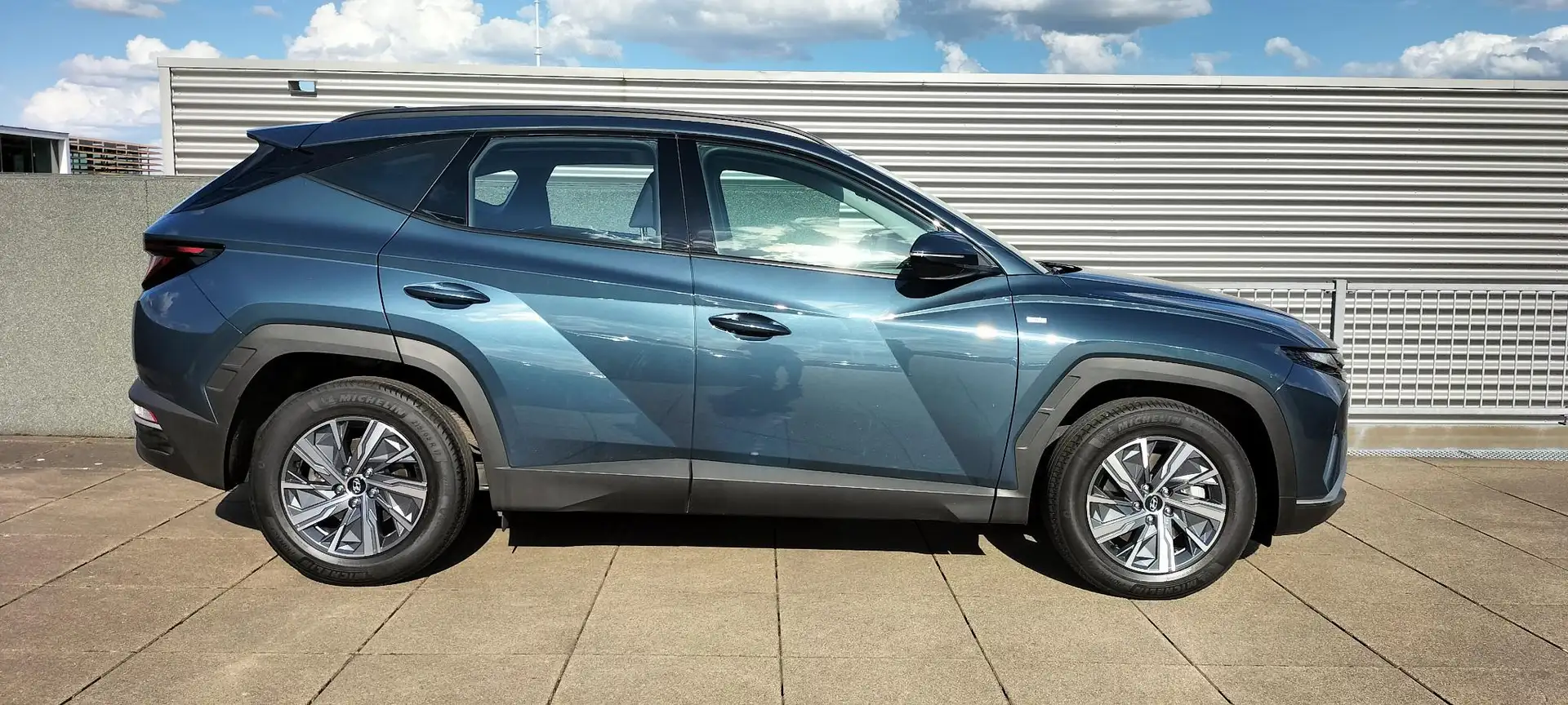 Hyundai TUCSON 1.6 T-GDI MHEV i-Motion Automaat / 1650KG TREKGEWI Blauw - 2