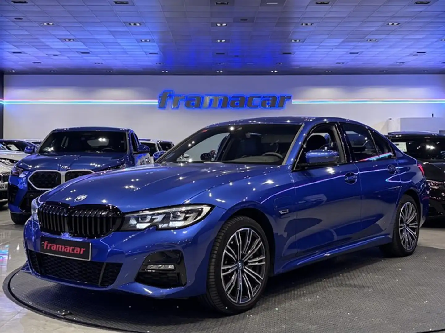 BMW 330 330e Bleu - 1