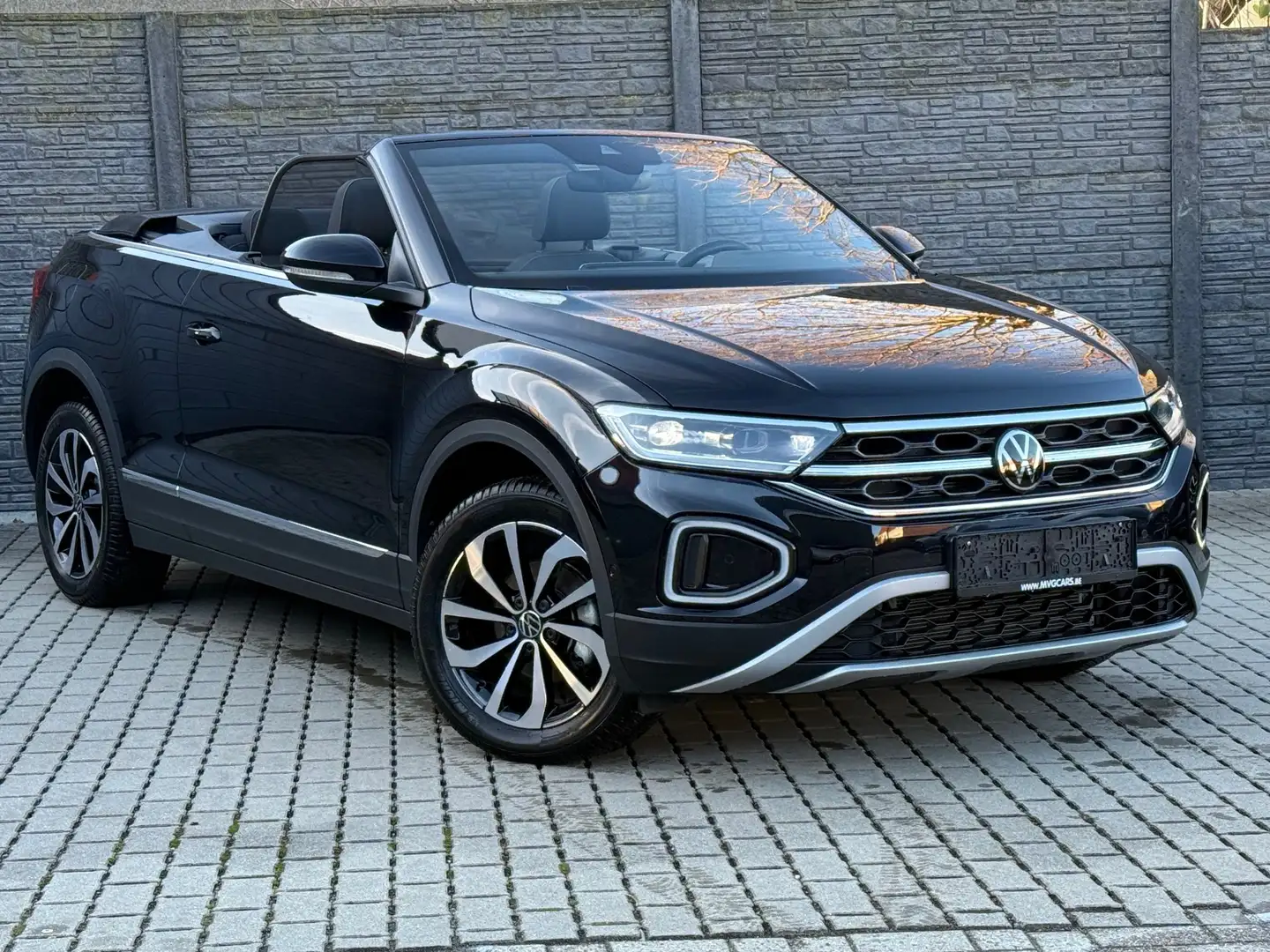 Volkswagen T-Roc Cabrio 1.5 TSI Style 150PK "Camera/Keyless Entry" Noir - 1