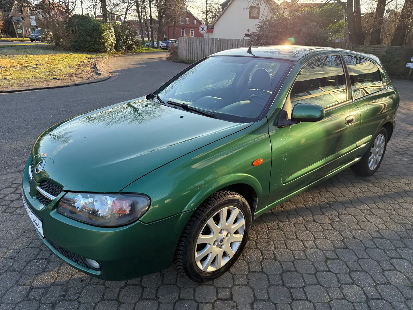 Nissan Almera 1.5 Acenta Plus *HU neu*nur 112 TKM*Klima*GJ-Rfn.* Grün - 2