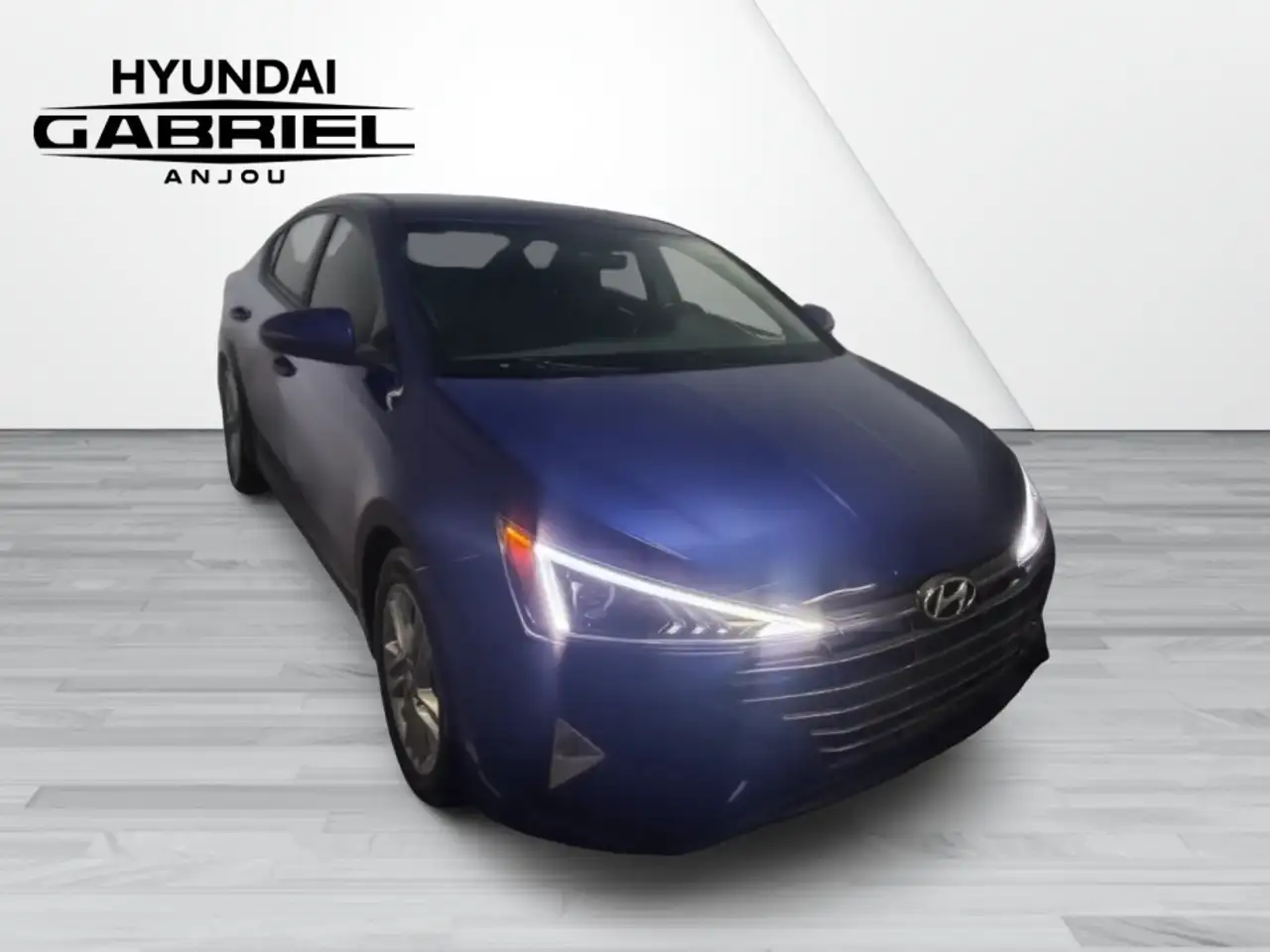 Hyundai ELANTRA photo Hyundai ELANTRA