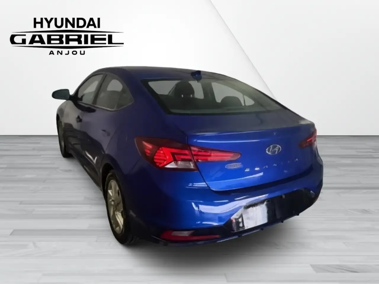 Hyundai ELANTRA photo Hyundai ELANTRA