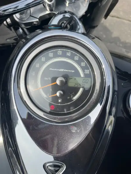 Triumph Rocket III Touring - foto 6