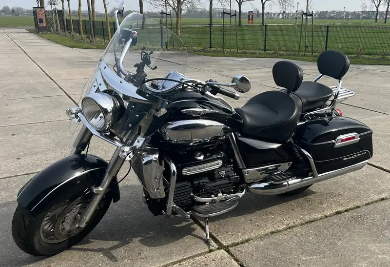 Triumph Rocket III Touring - foto 4