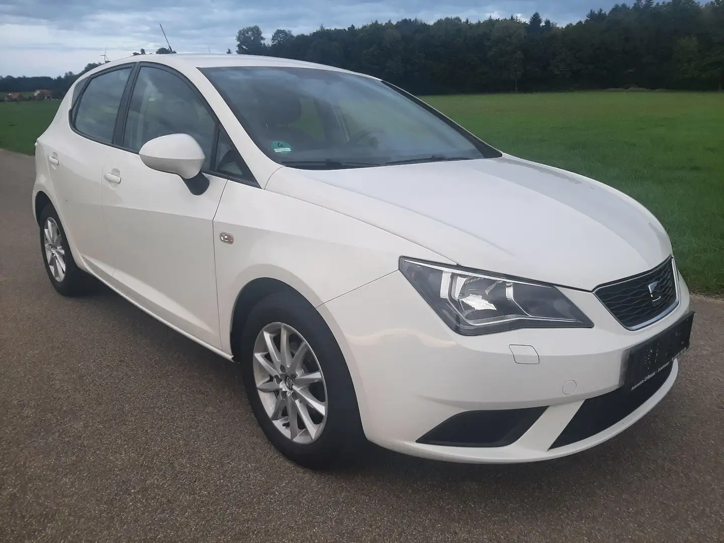 SEAT Ibiza 1.2 TSI Style 1. Hand KLIMA SHZ  ALU EURO6 Weiß - 1