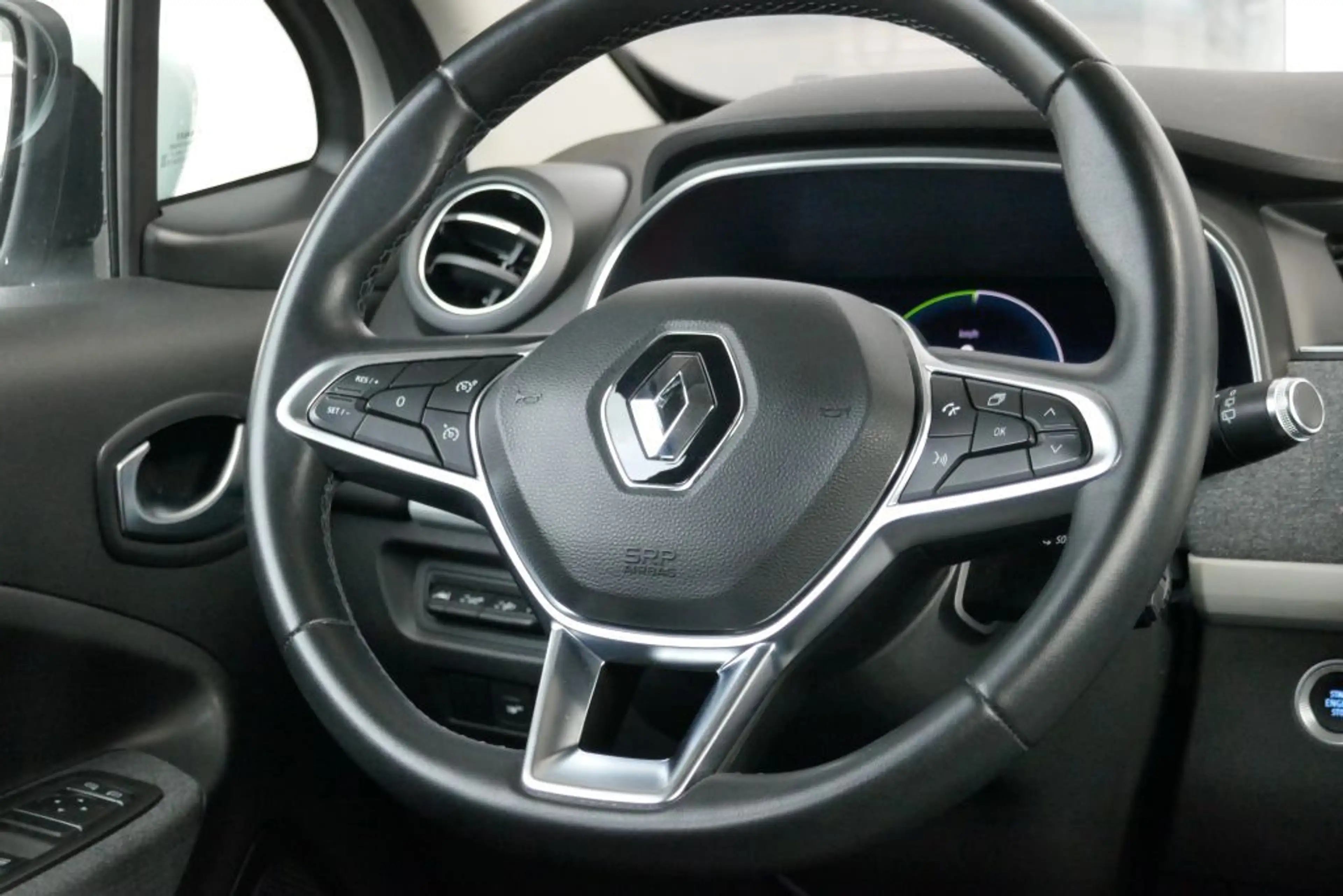 Renault ZOE (Kaufbatterie) Z.E. 50 KAMERA SOH 94 % — photo 7