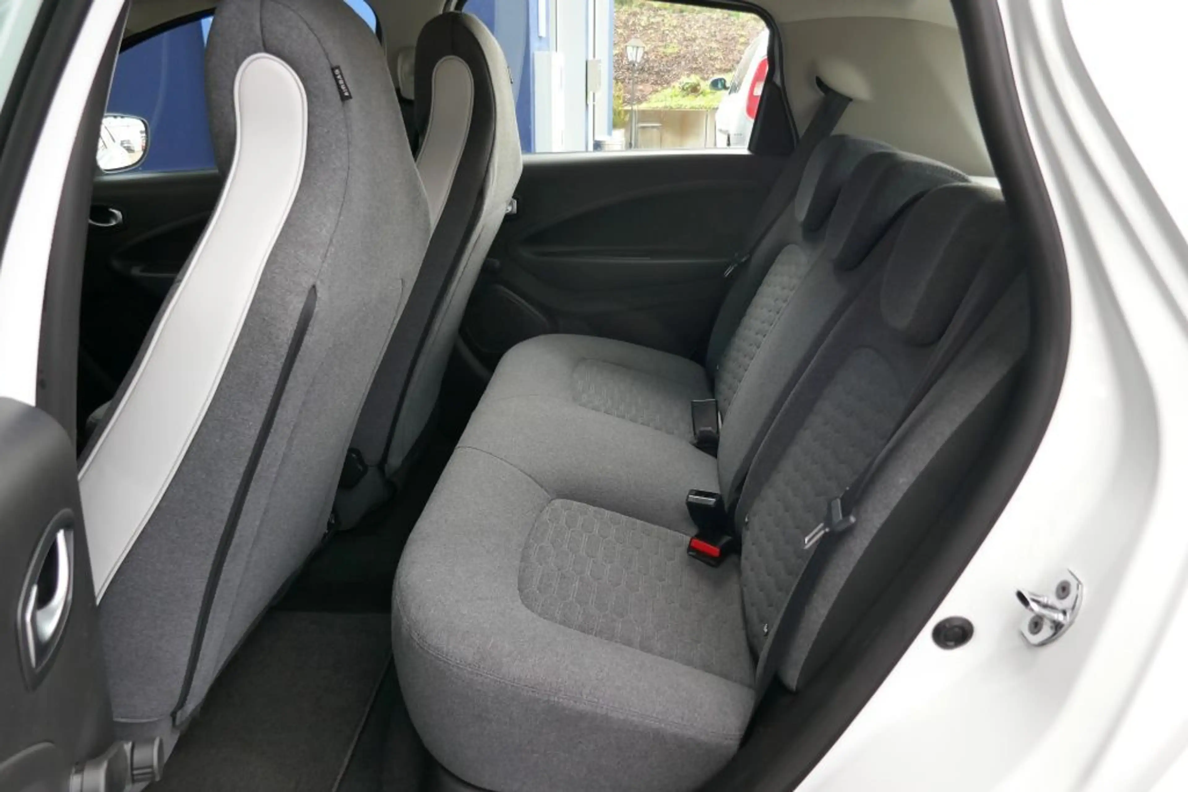 Renault ZOE (Kaufbatterie) Z.E. 50 KAMERA SOH 94 % — photo 12