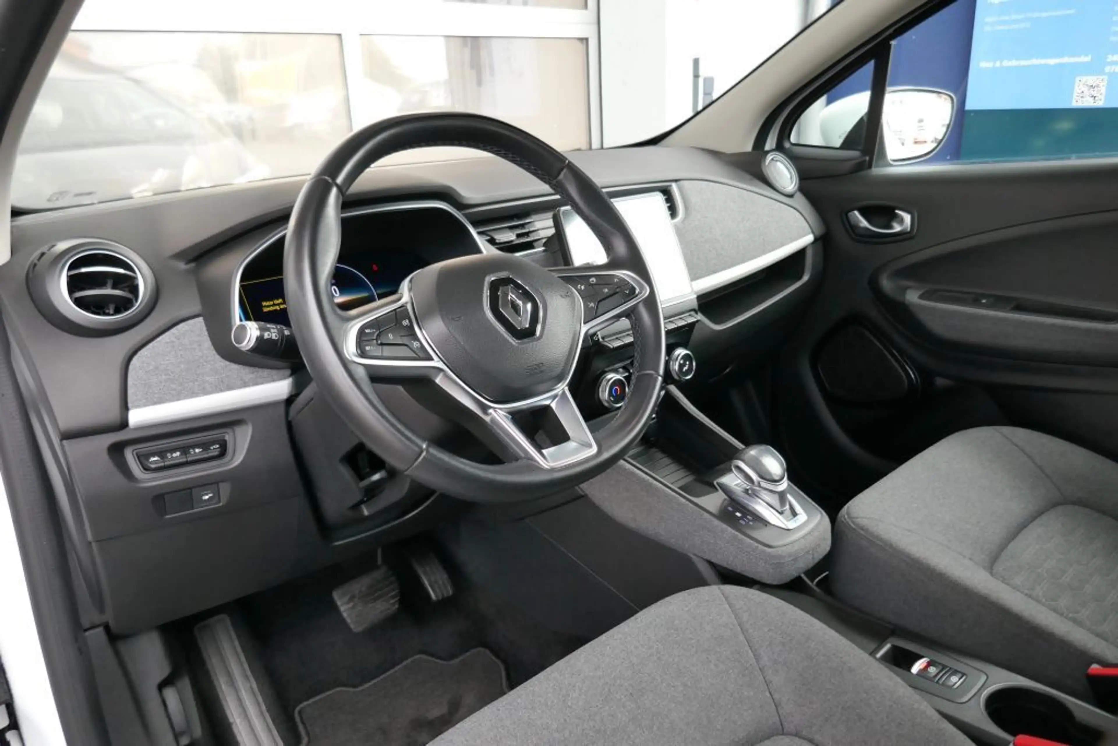 Renault ZOE (Kaufbatterie) Z.E. 50 KAMERA SOH 94 % — photo 6