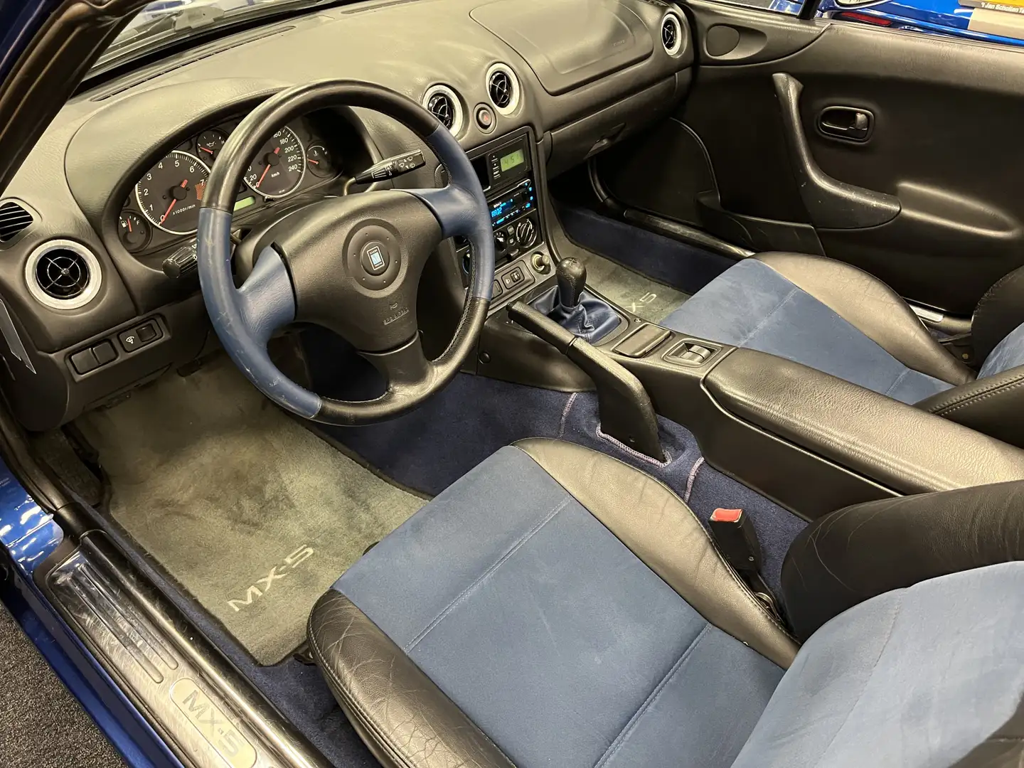 Mazda MX-5 NB Roadster 1.8i 10th Anniversary Nr. 1115 NL-Auto Blauw - 2