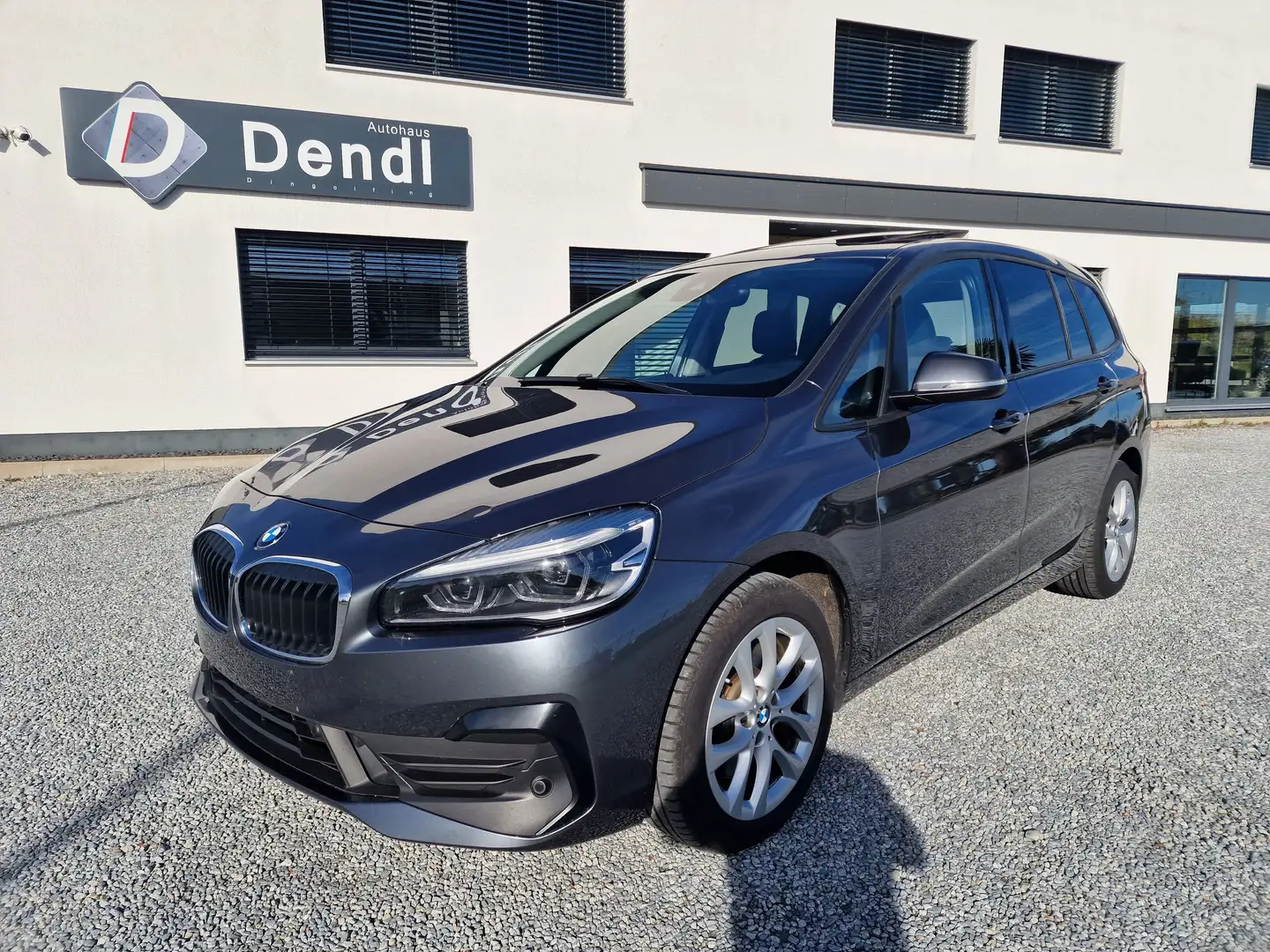 BMW 220 220d Gran Tourer Aut. *Parkassist.*Panor.*LED*Navi Grau - 2