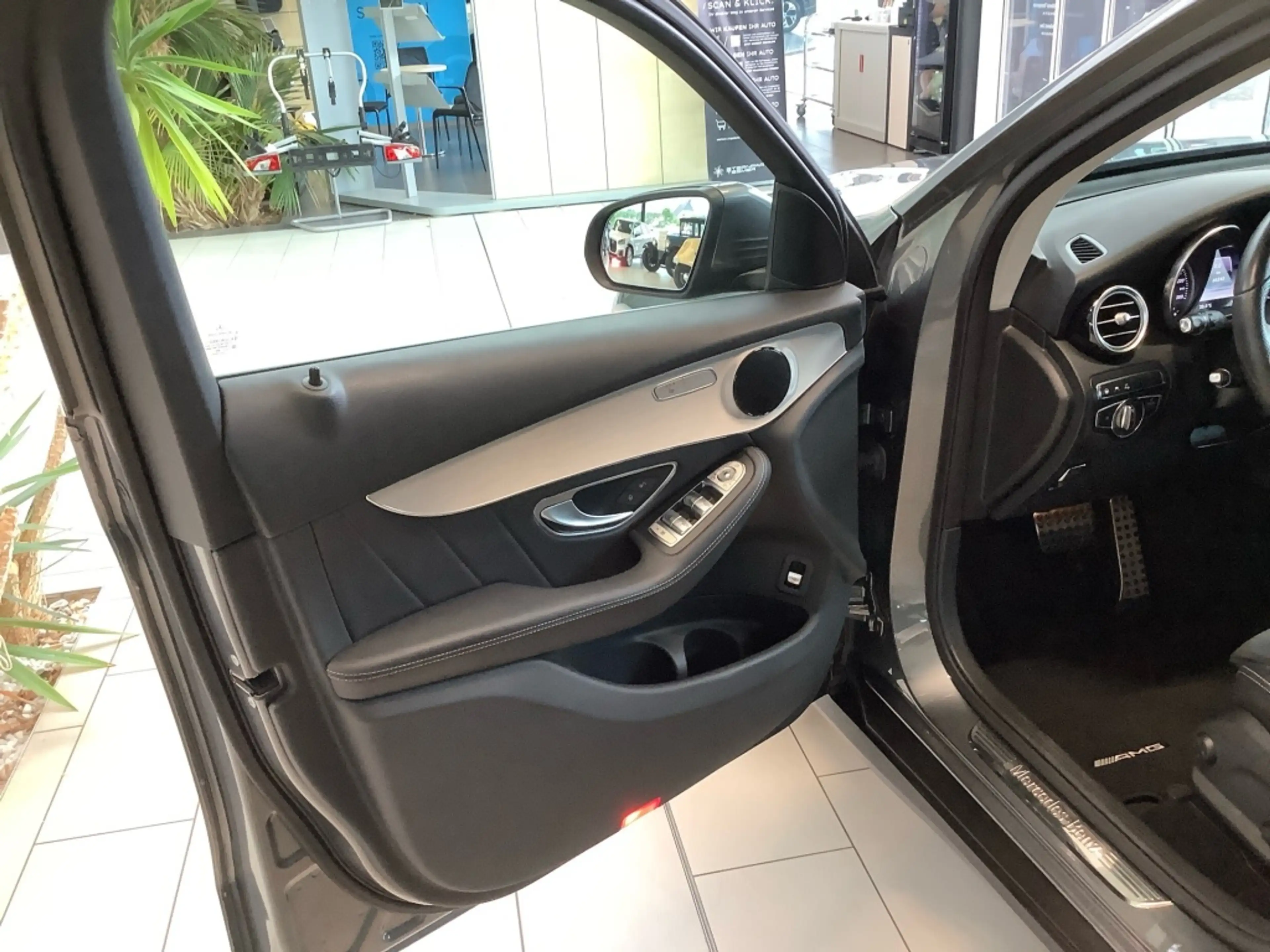 Mercedes-Benz GLC 350 e 4M AMG+MBUX+Totwinkel+AIRMATIC+NAVI — photo 5