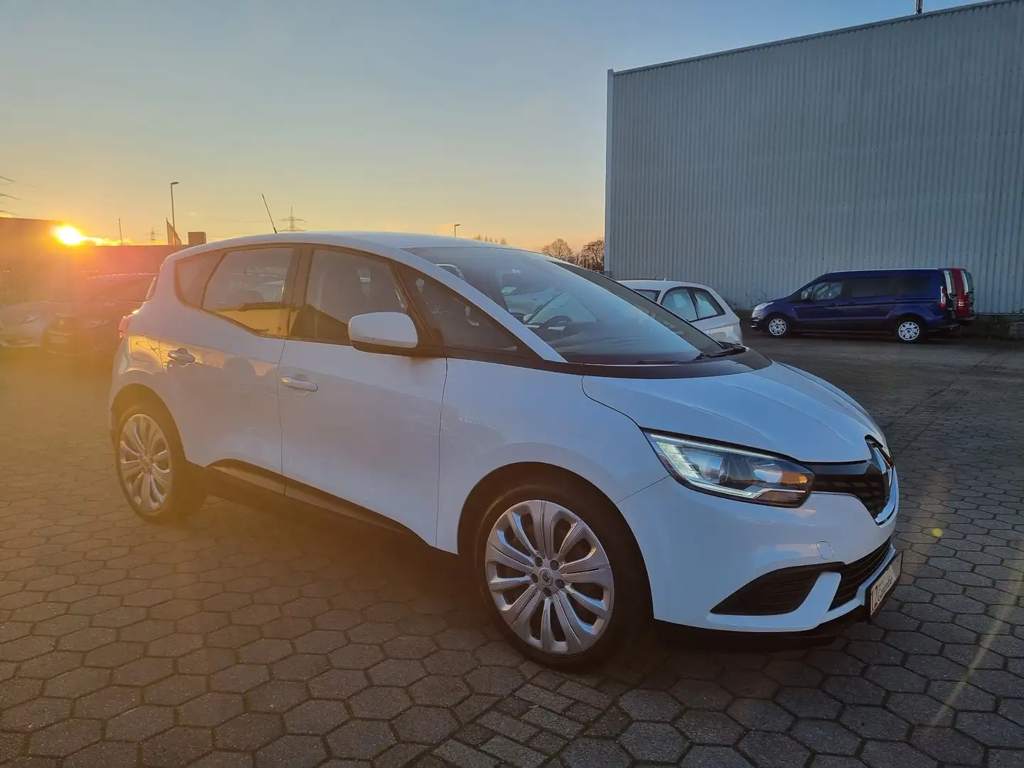 Renault Scenic ENERGY TCe 115 "Lückenlos Scheckheft" Allwetter Weiß - 2